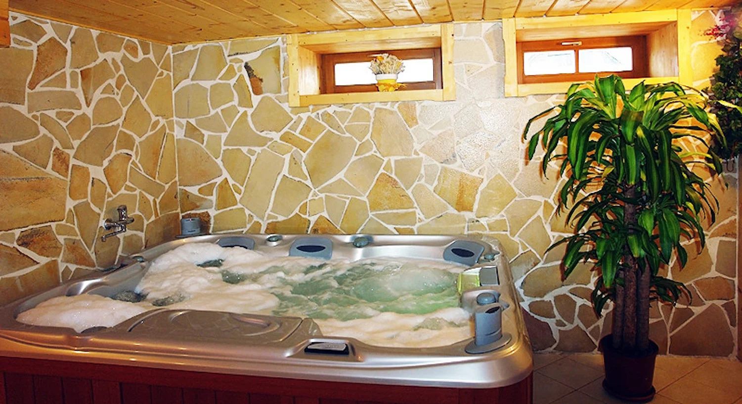 Pobyt pro dva v Nízkých Tatrách se snídaní či polopenzí: turistika i relax ve wellness