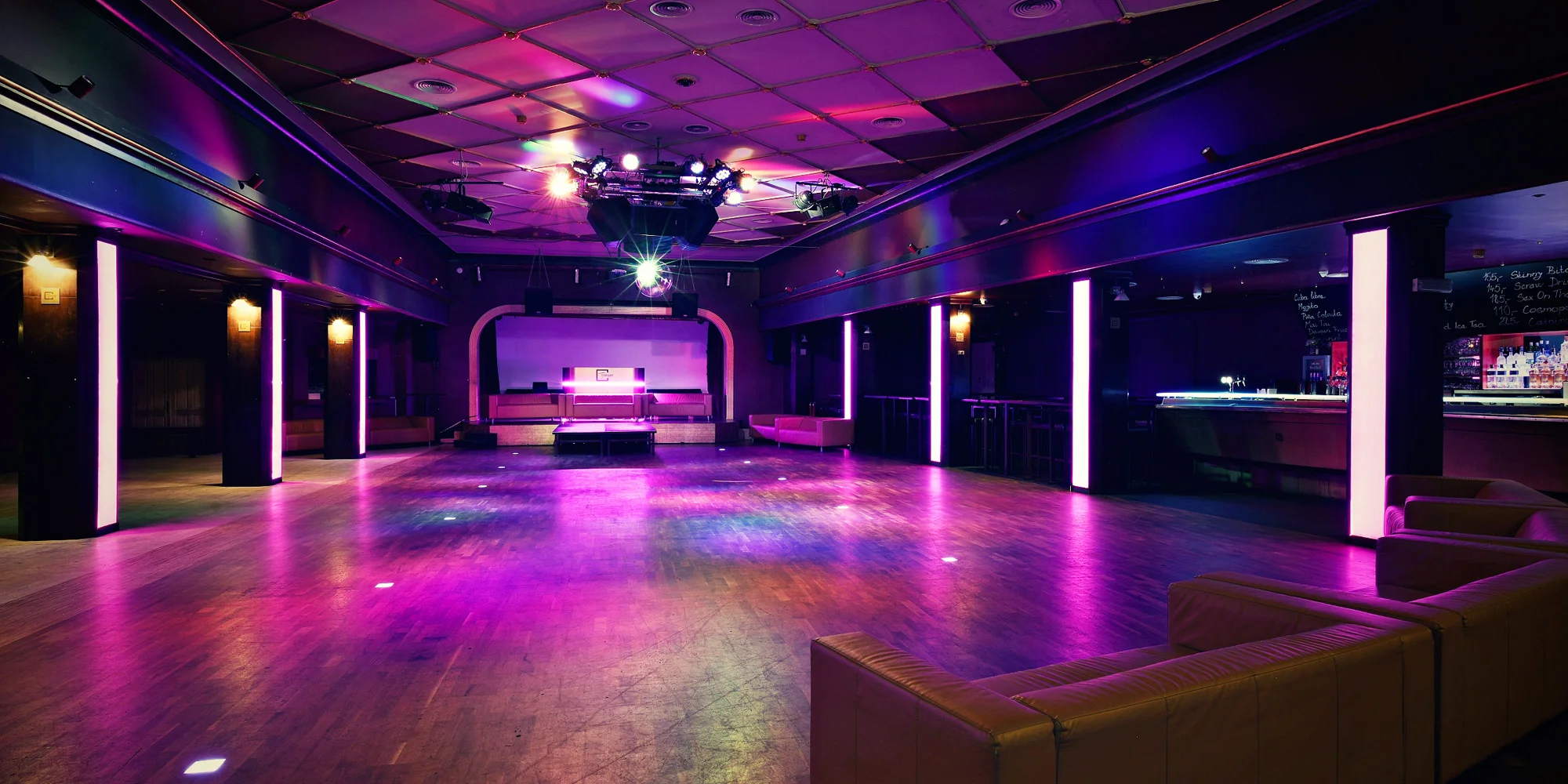 Roller Rink Prague: první americké bruslení v ČR, vstup s půjčením bruslí i popcornem a nápojem