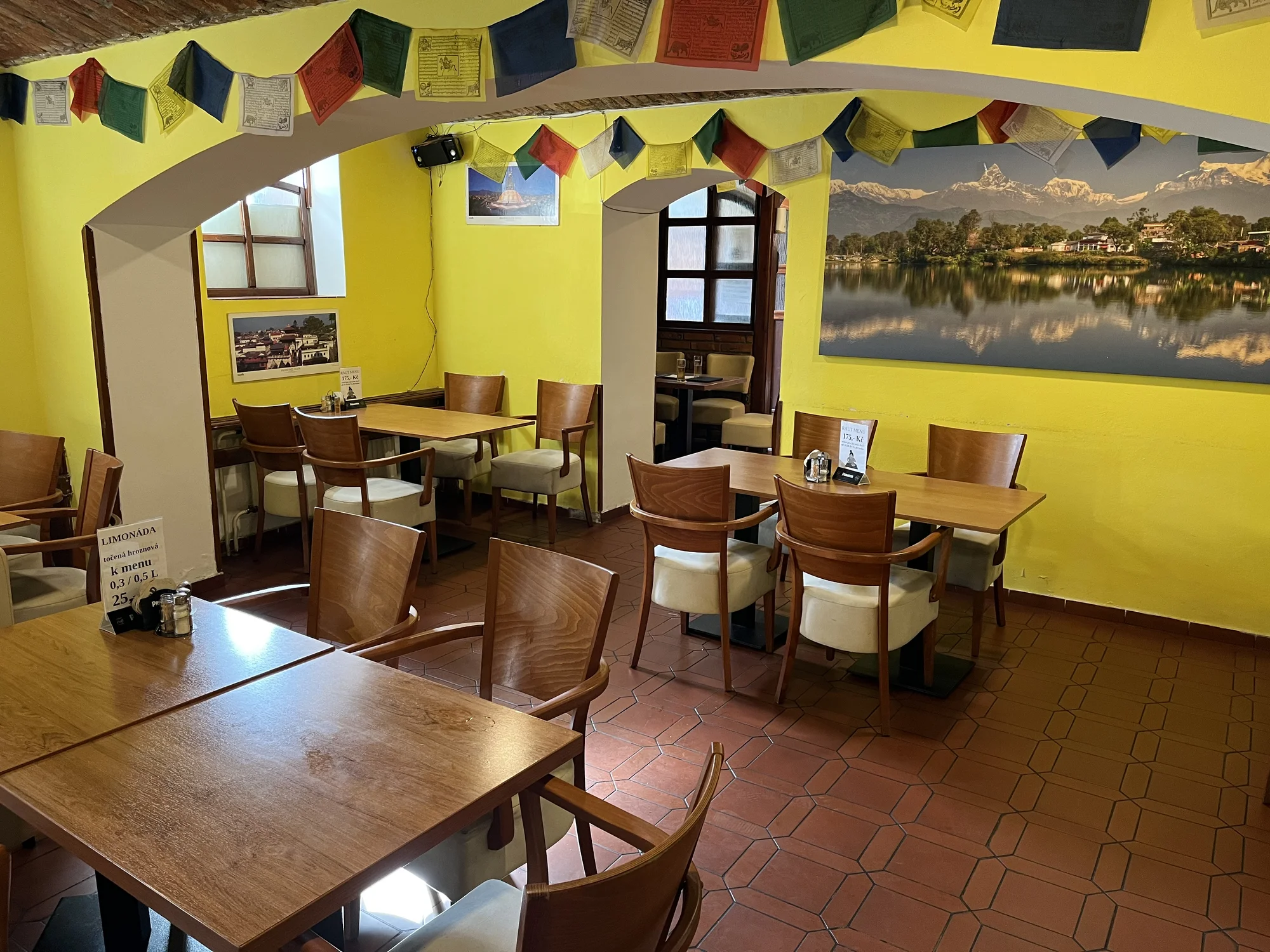 3chodové menu pro 2 osoby v originální nepálské a indické restauraci
