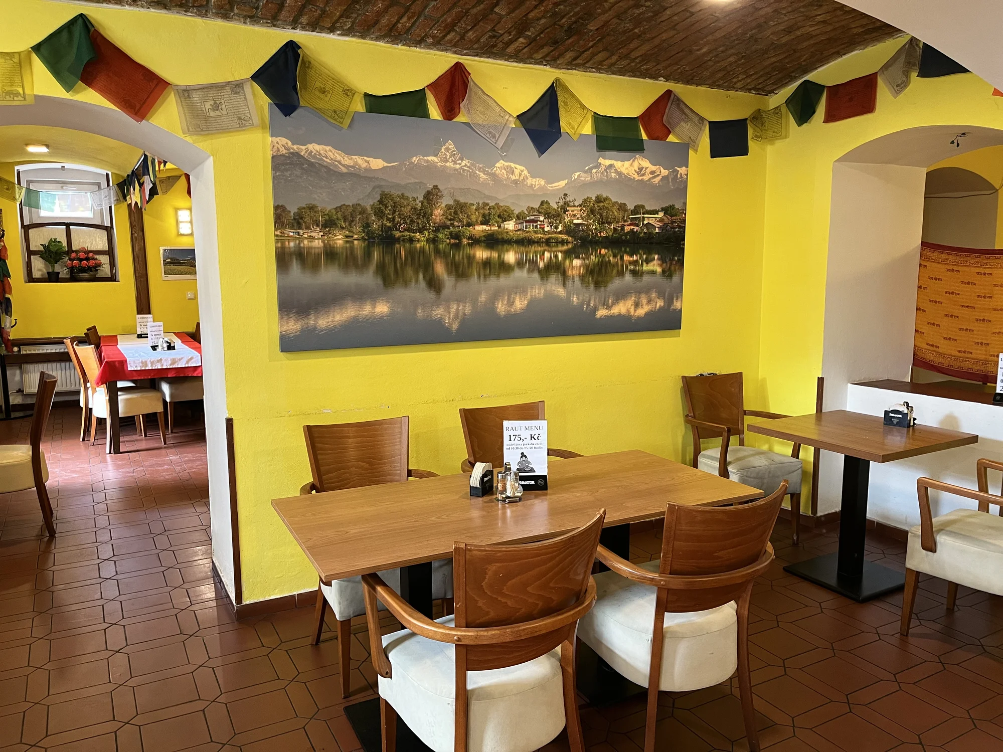 3chodové menu pro 2 osoby v originální nepálské a indické restauraci