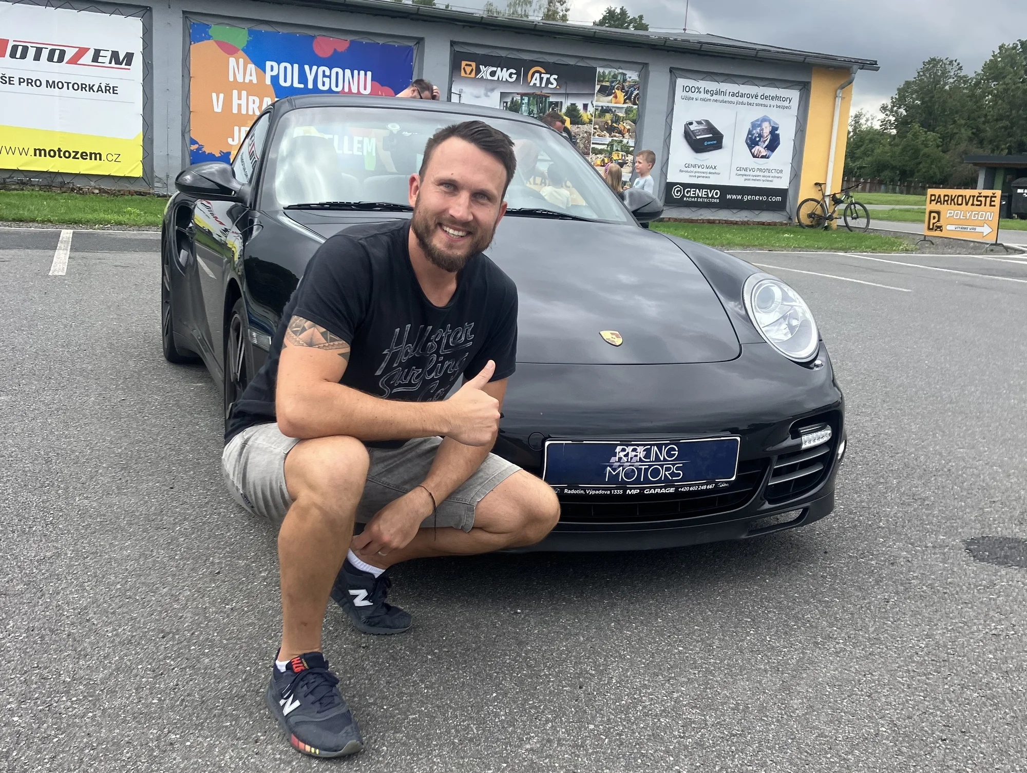 Jízda ve Ferrari, Lamborghini, Porsche, Chevroletu, Nissanu i speed taxi a na závodním simulátoru ve virtuální realitě
