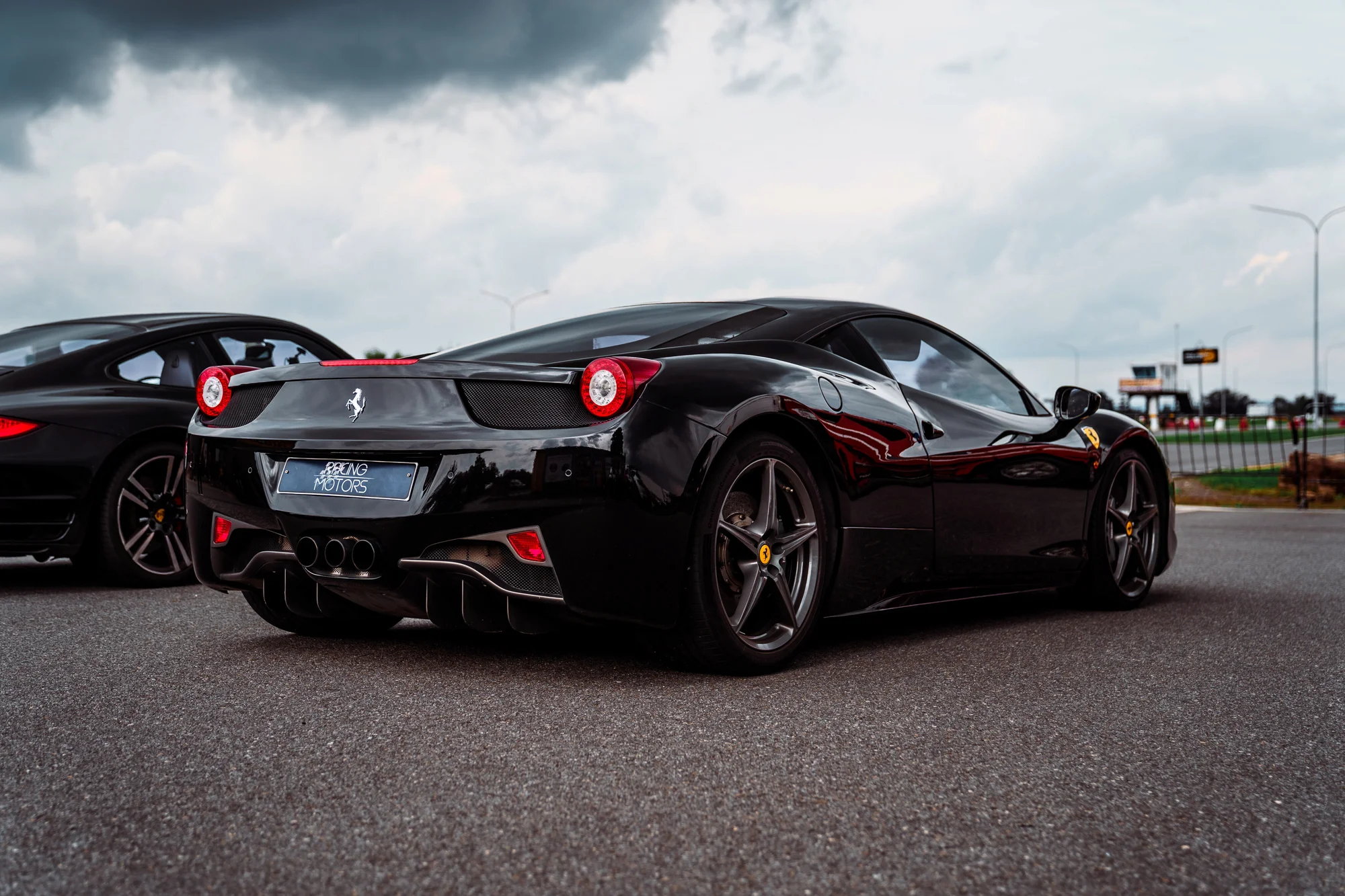 Jízda ve Ferrari, Lamborghini, Porsche, Chevroletu, Nissanu i speed taxi a na závodním simulátoru ve virtuální realitě