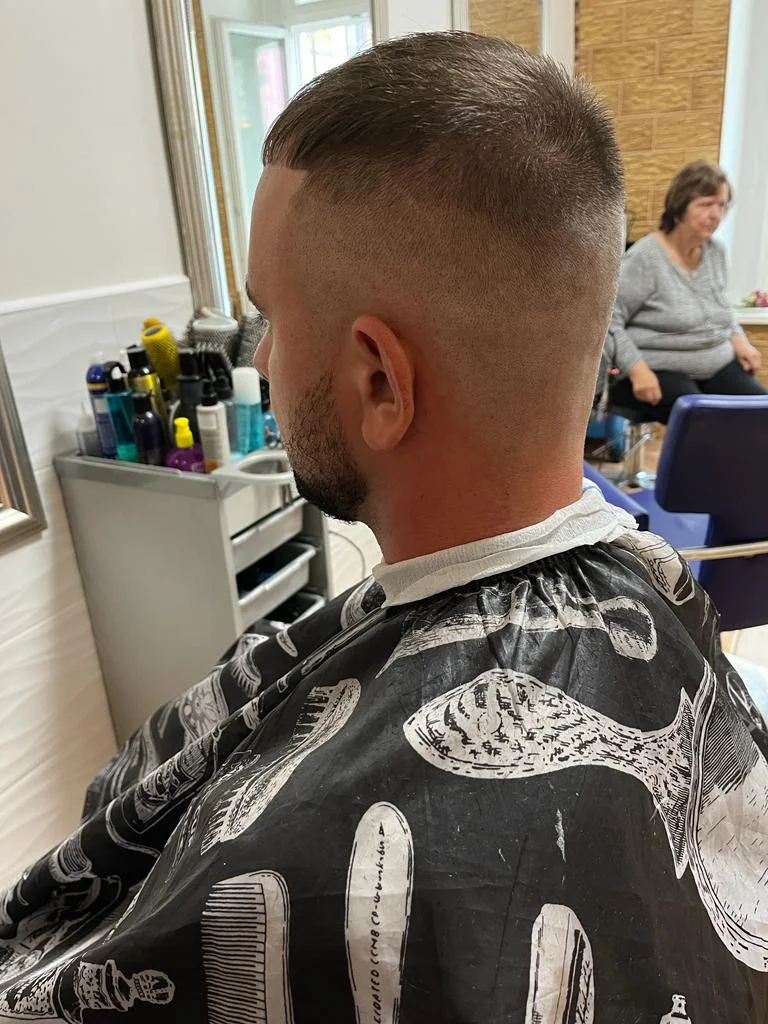 Pánský či chlapecký střih včetně mytí a stylingu