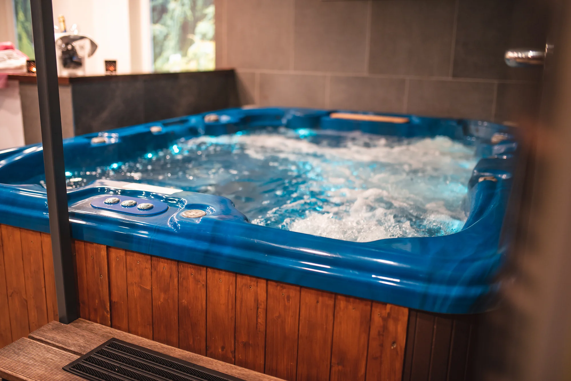 Časově neomezených vstupů do wellness ve Veselí nad Lužnicí: vířivka, finská sauna i aroma pára