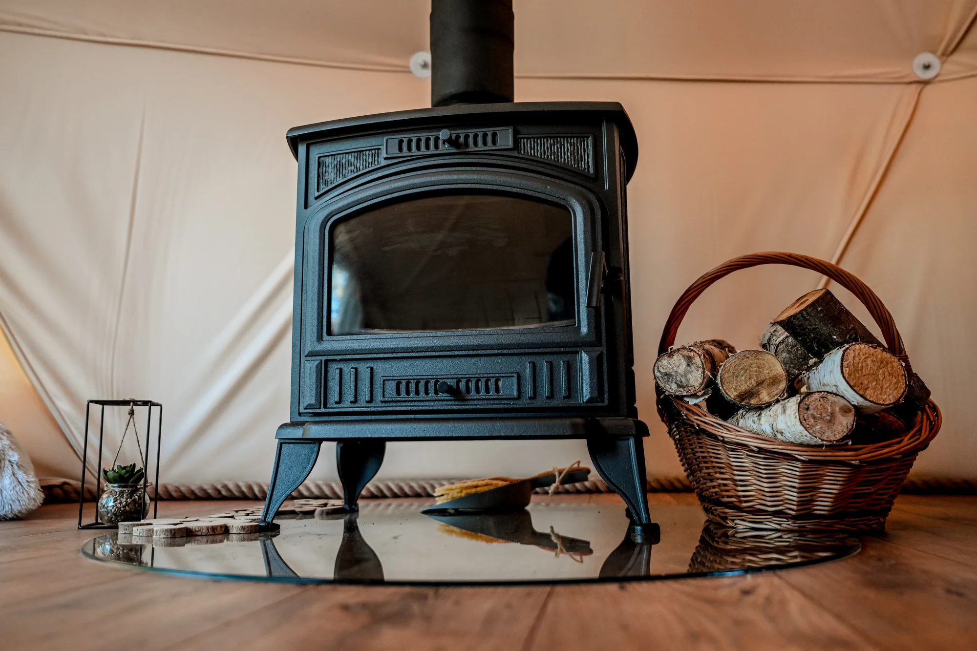 Glamping Meleček: pobyt v glampingovém stanu i wellness v sudové sauně a horkém sudu