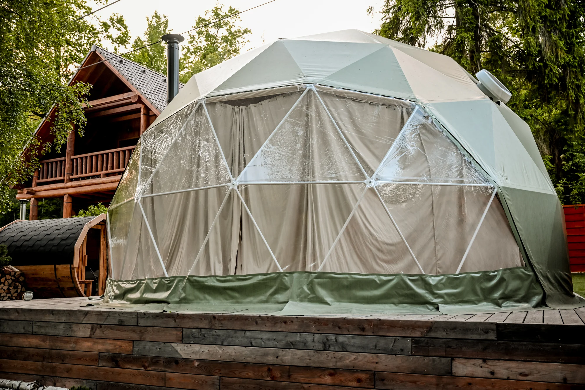 Glamping Meleček: pobyt v glampingovém stanu i wellness v sudové sauně a horkém sudu