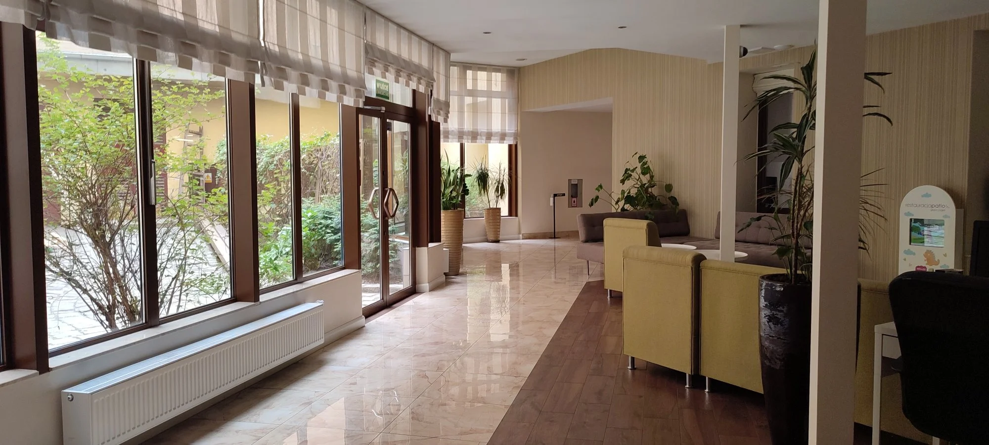 Pobyt se snídaní v samém srdci Vratislavi: ubytování v moderním hotelu pro jednoho, pár i rodinu