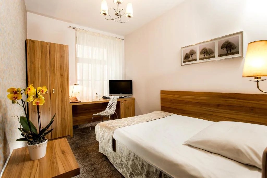 Pobyt se snídaní v samém srdci Vratislavi: ubytování v moderním hotelu pro jednoho, pár i rodinu