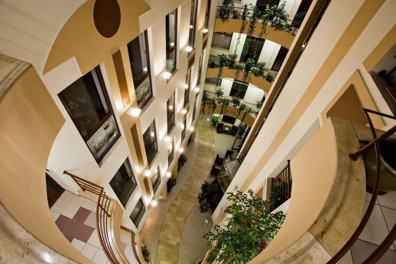 Pobyt se snídaní v samém srdci Vratislavi: ubytování v moderním hotelu pro jednoho, pár i rodinu