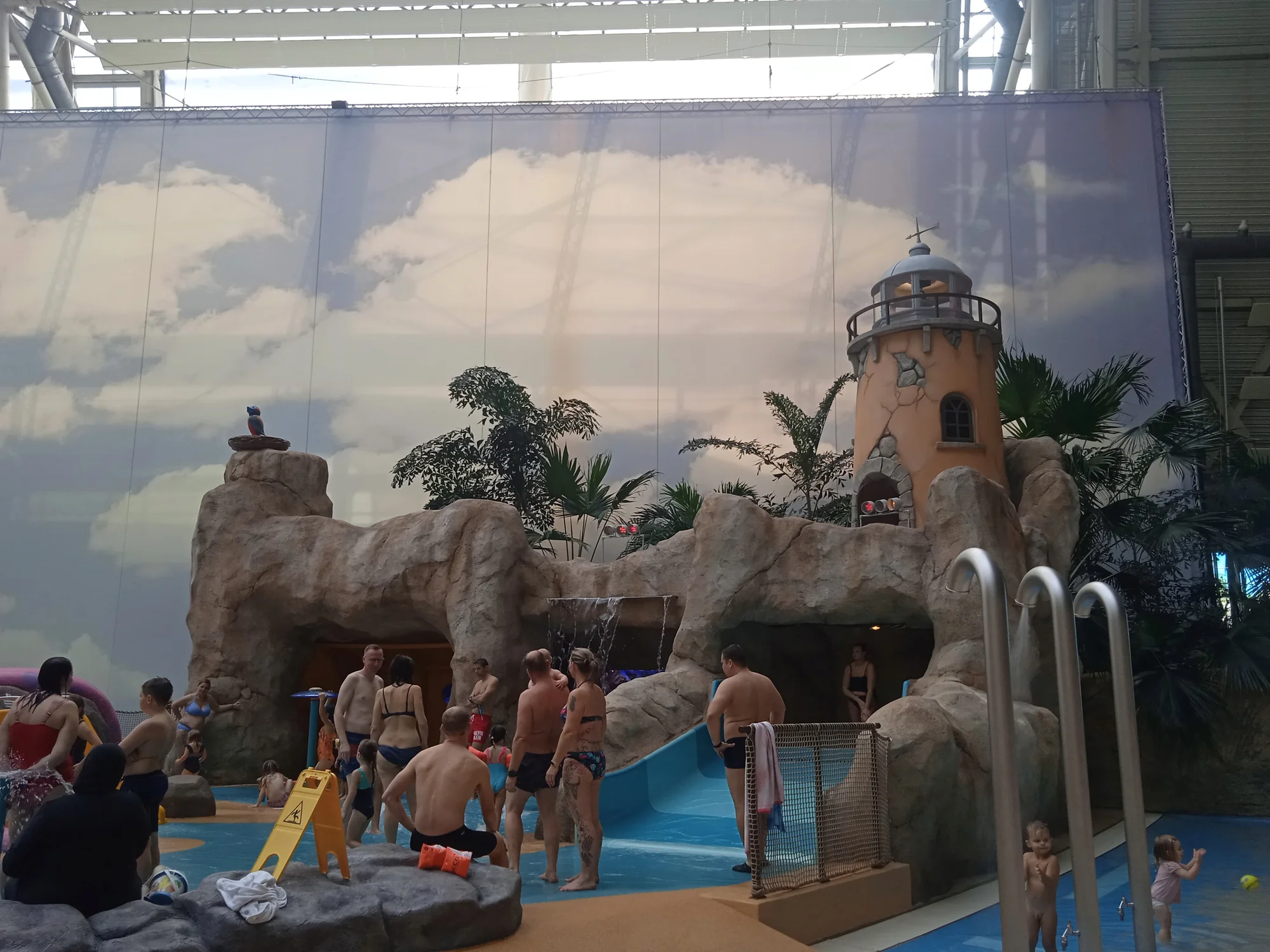 Celodenní vstupné pro děti i dospělé do vodního světa Tropical Islands v Německu