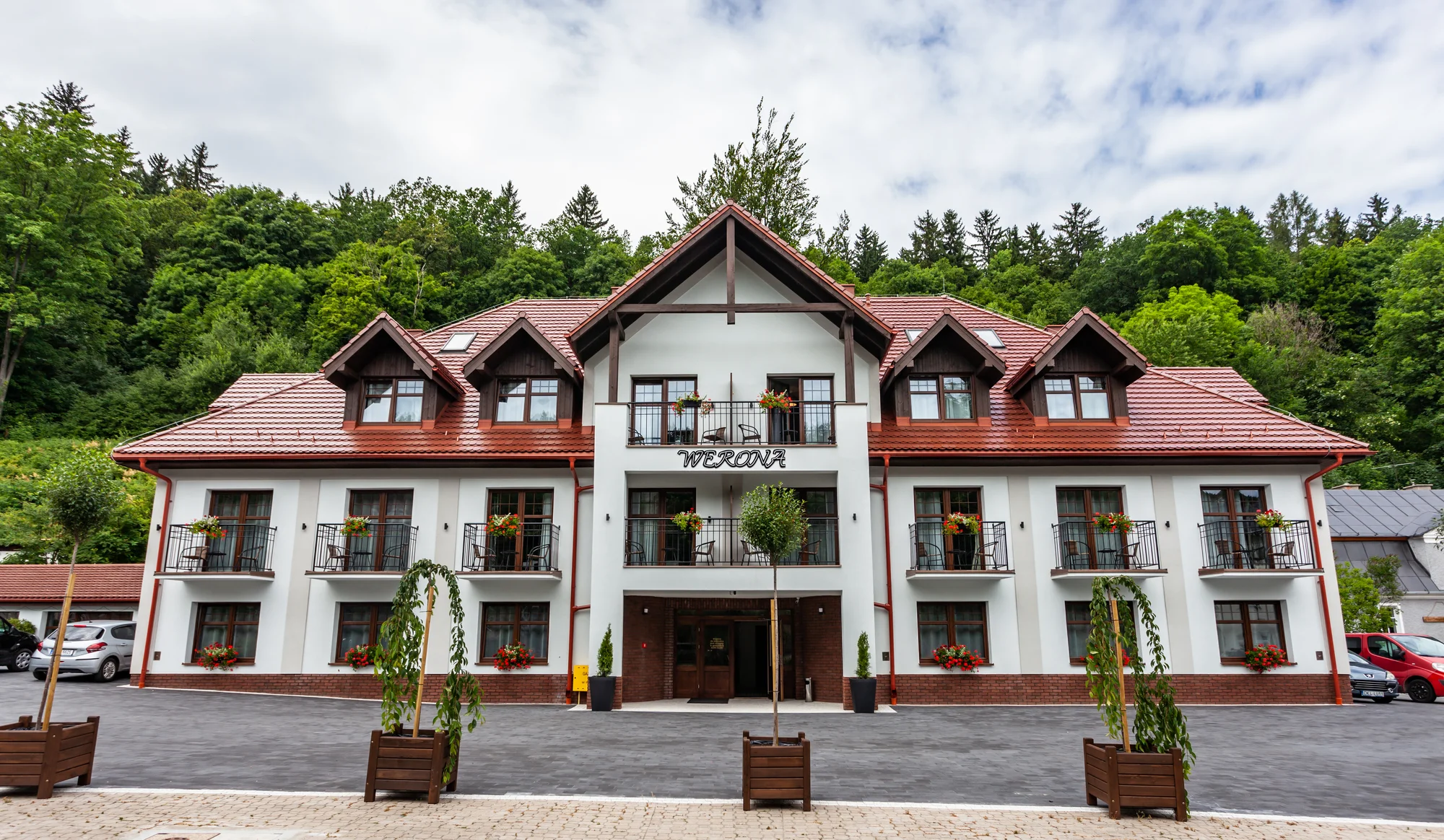 Lázeňské město Duszniki Zdrój blízko českých hranic: moderní hotel s wellness a polopenzí