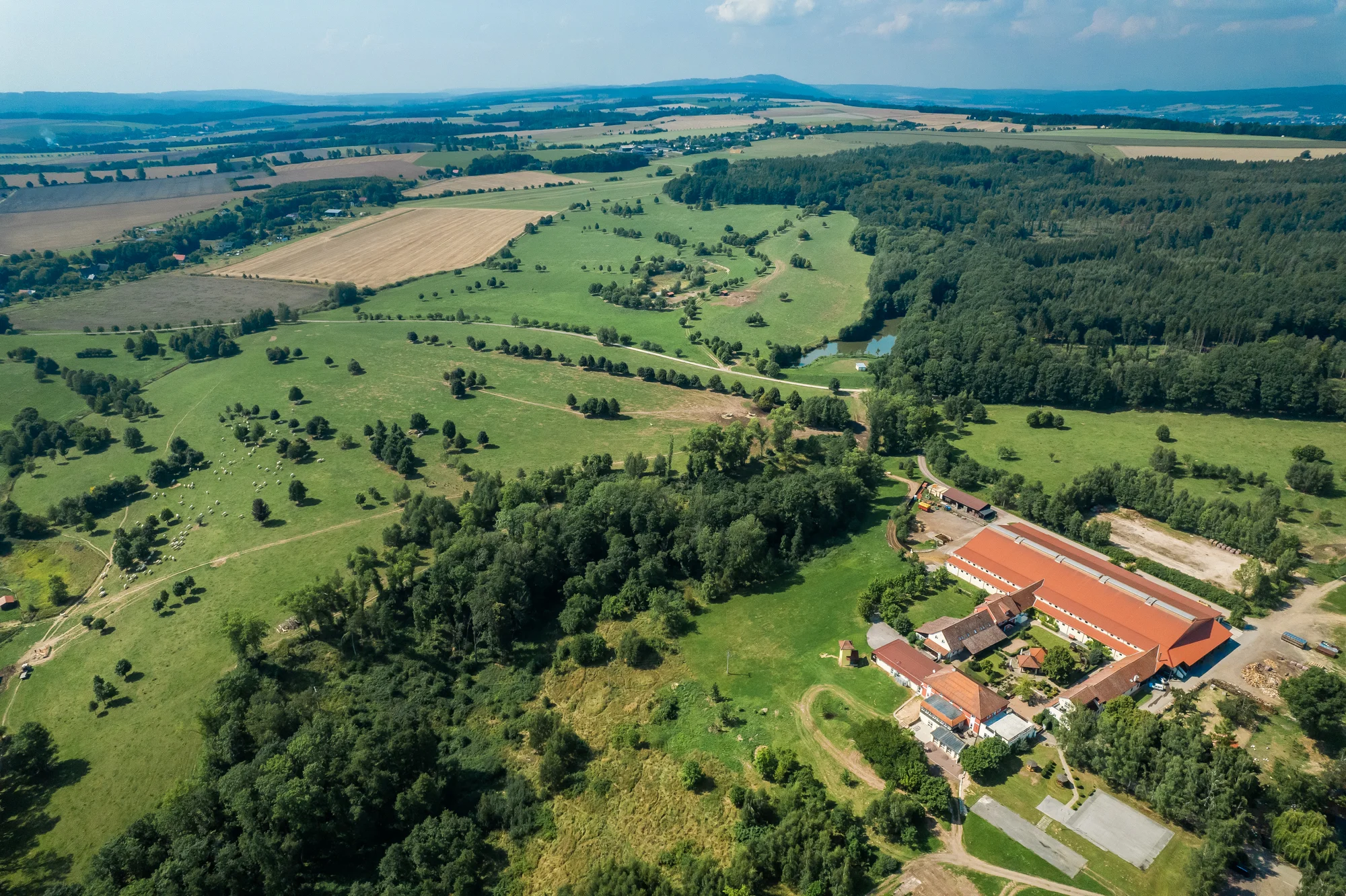 Pobyt na farmě 5 km od Kuksu s farmářskou snídaní i vstupenkami do zoo