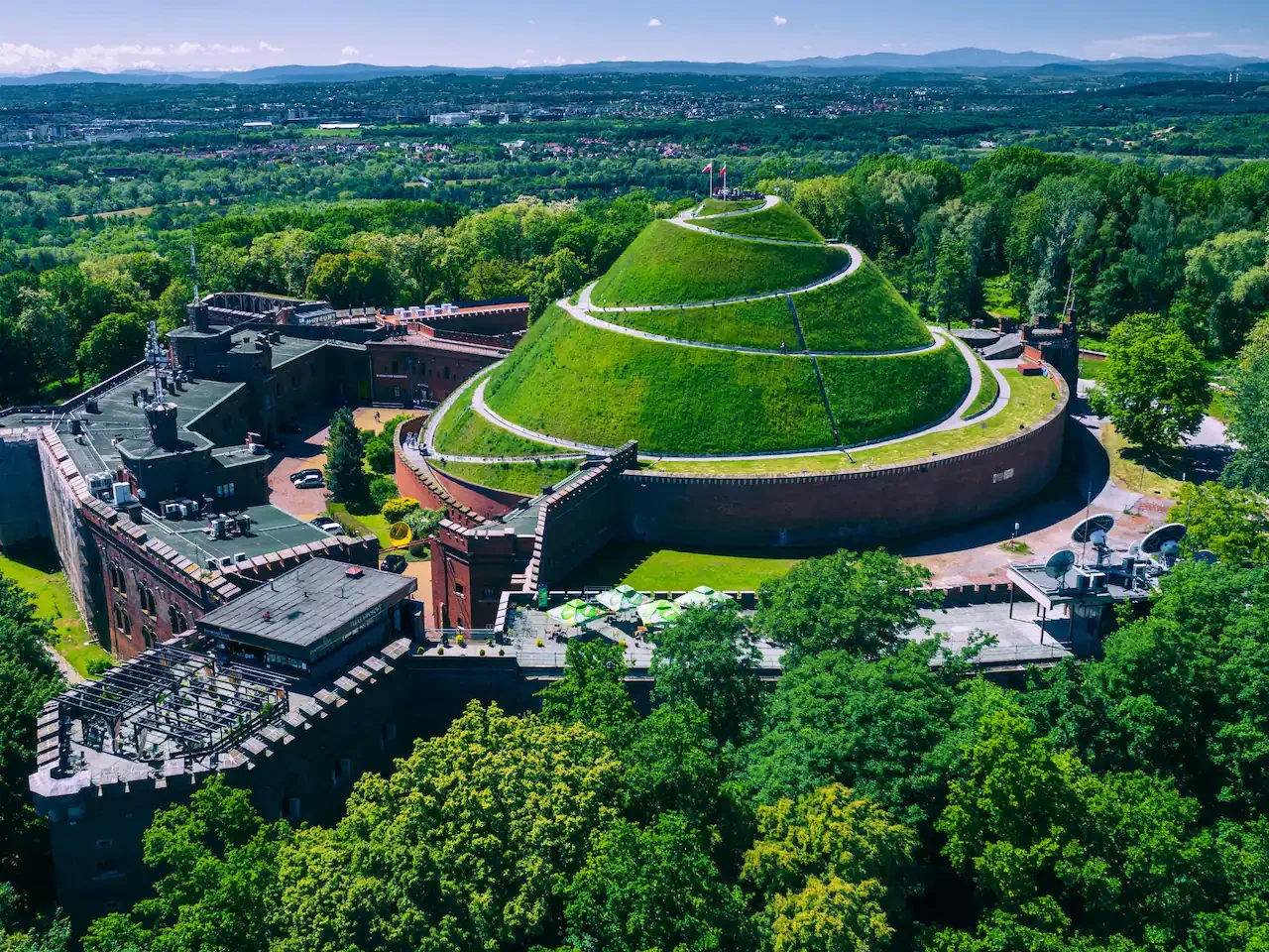 Moderní hotel v Krakově blízko centra i parku: pobyt se snídaněmi