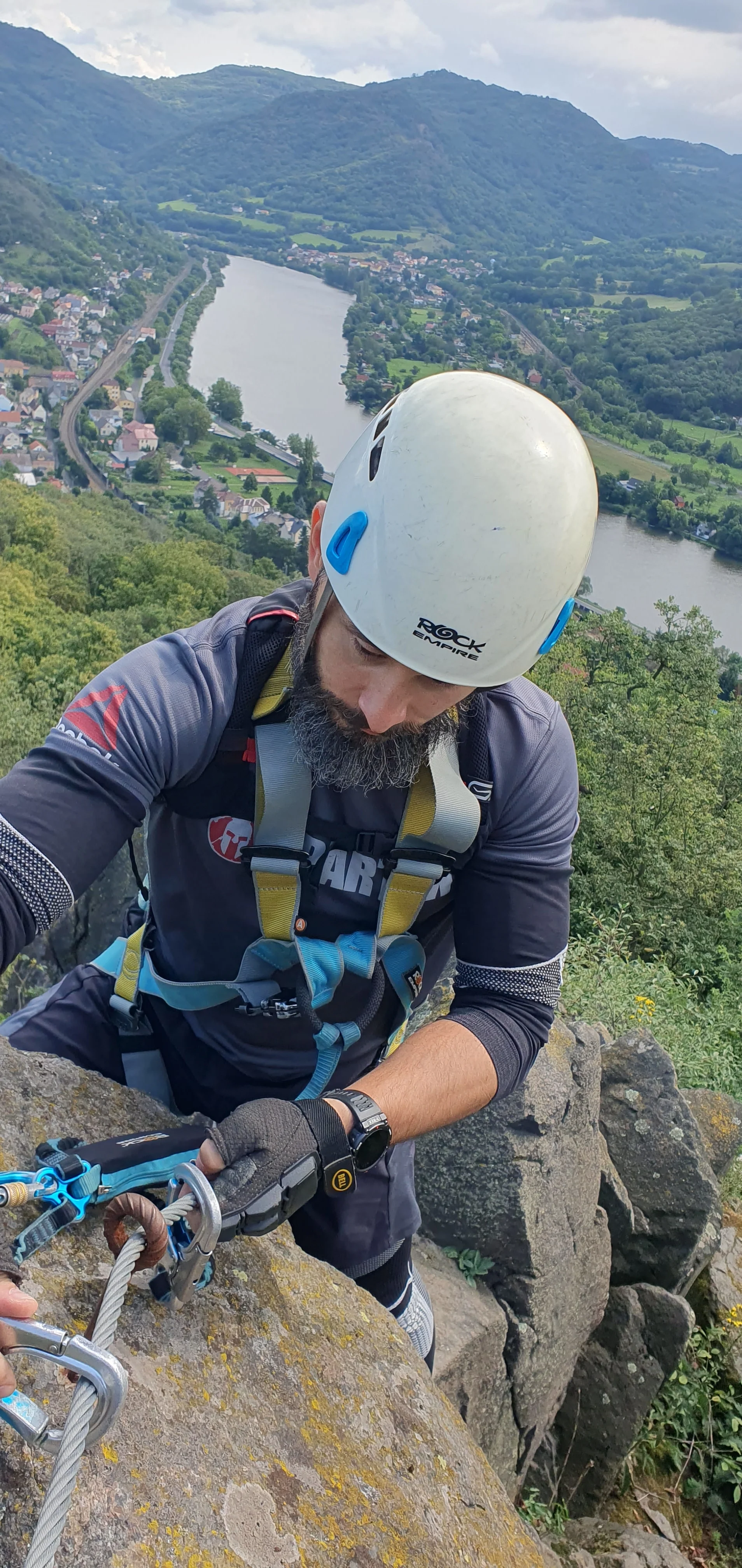 Via Ferrata: lezení po zajištěné cestě na Mlynářův kámen u Dubiček pro 1–3 osoby