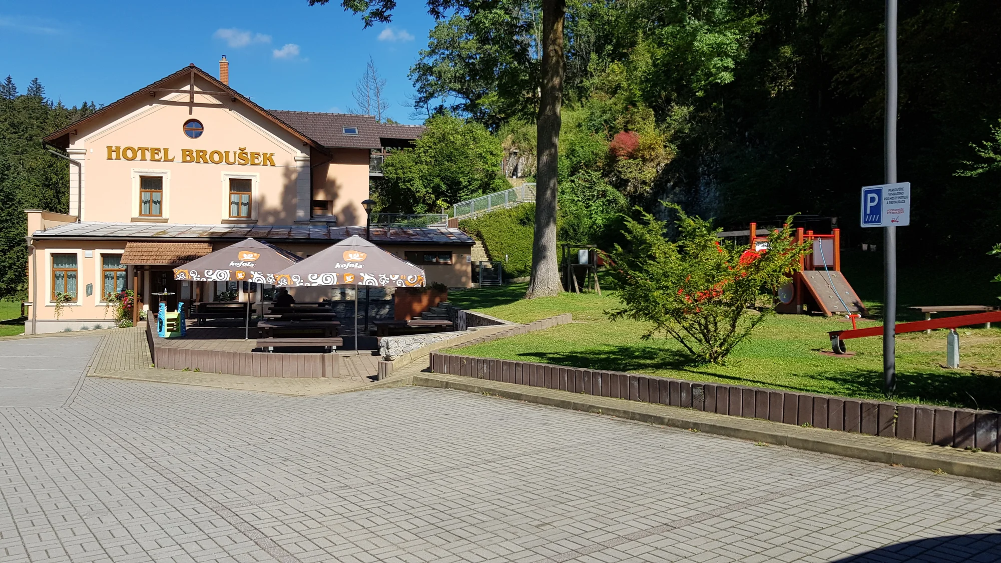 Moravský kras jako na dlani: pobyt se snídaní a lahví vína