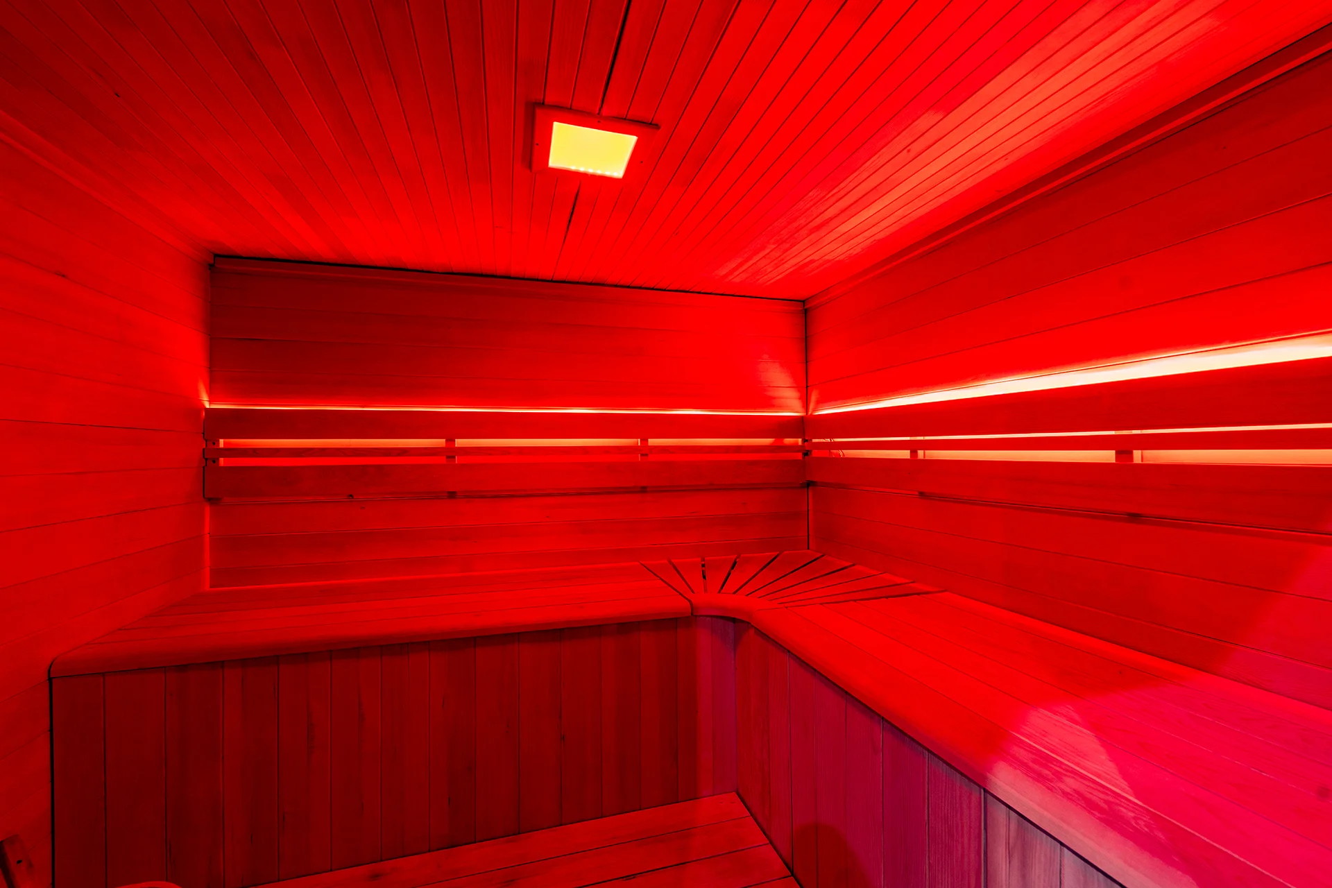 Privátní wellness pro 2 osoby: 120 minut, finská sauna a vířivka i varianty se sektem