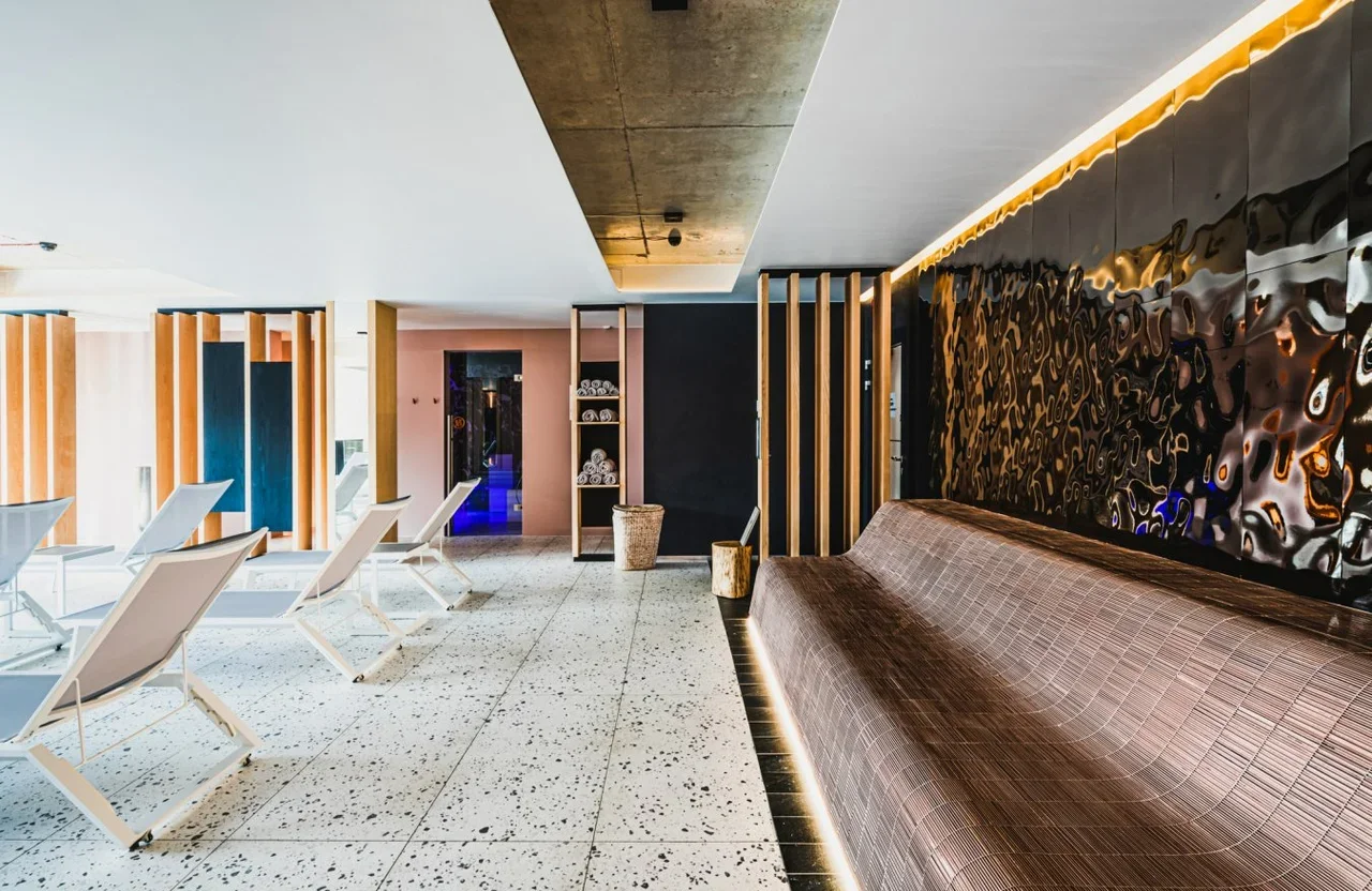 Polské Krkonoše, Karpacz: resort v alpském stylu, neomezený wellness a snídaně či polopenze