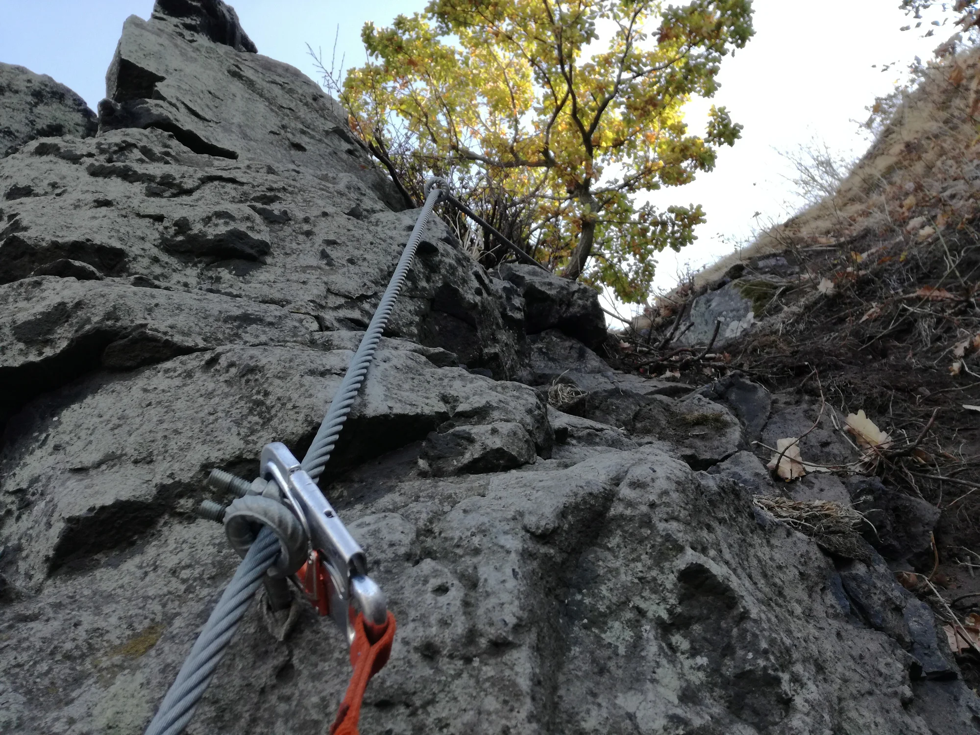 Via Ferrata: zajištěná cesta Lužická spojka - Vaňov s překvapením pro jednoho, dva i tři lezce
