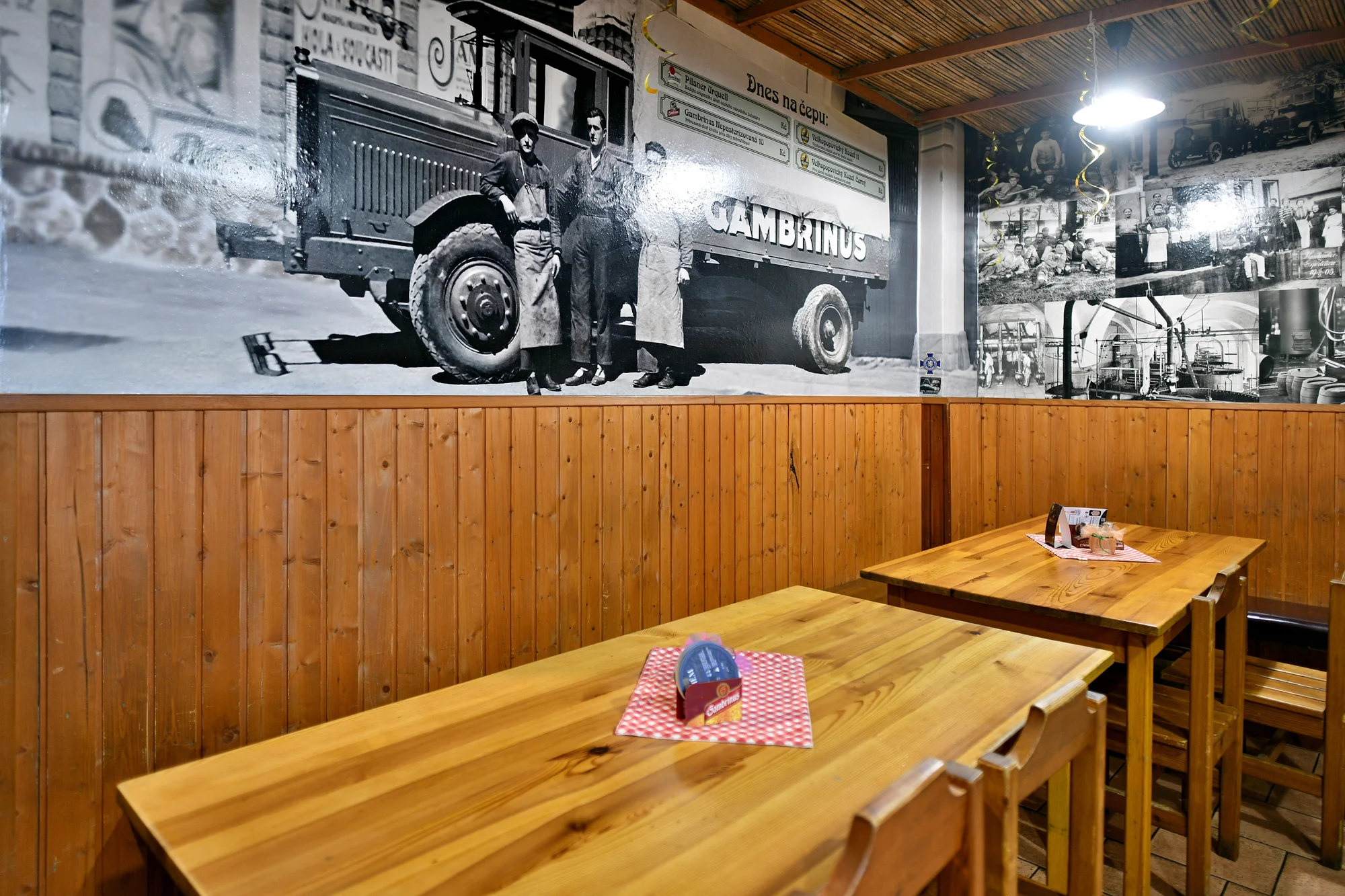 Kuřecí stripsy, hranolky či brambory, coleslaw pro jednoho, dva nebo čtyři jedlíky