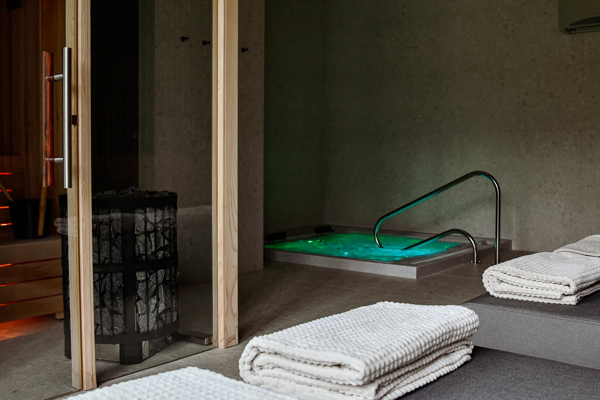 Moderní resort v Beskydech nedaleko Vsetína: snídaně, pobyt s večeří i neomezeným wellness