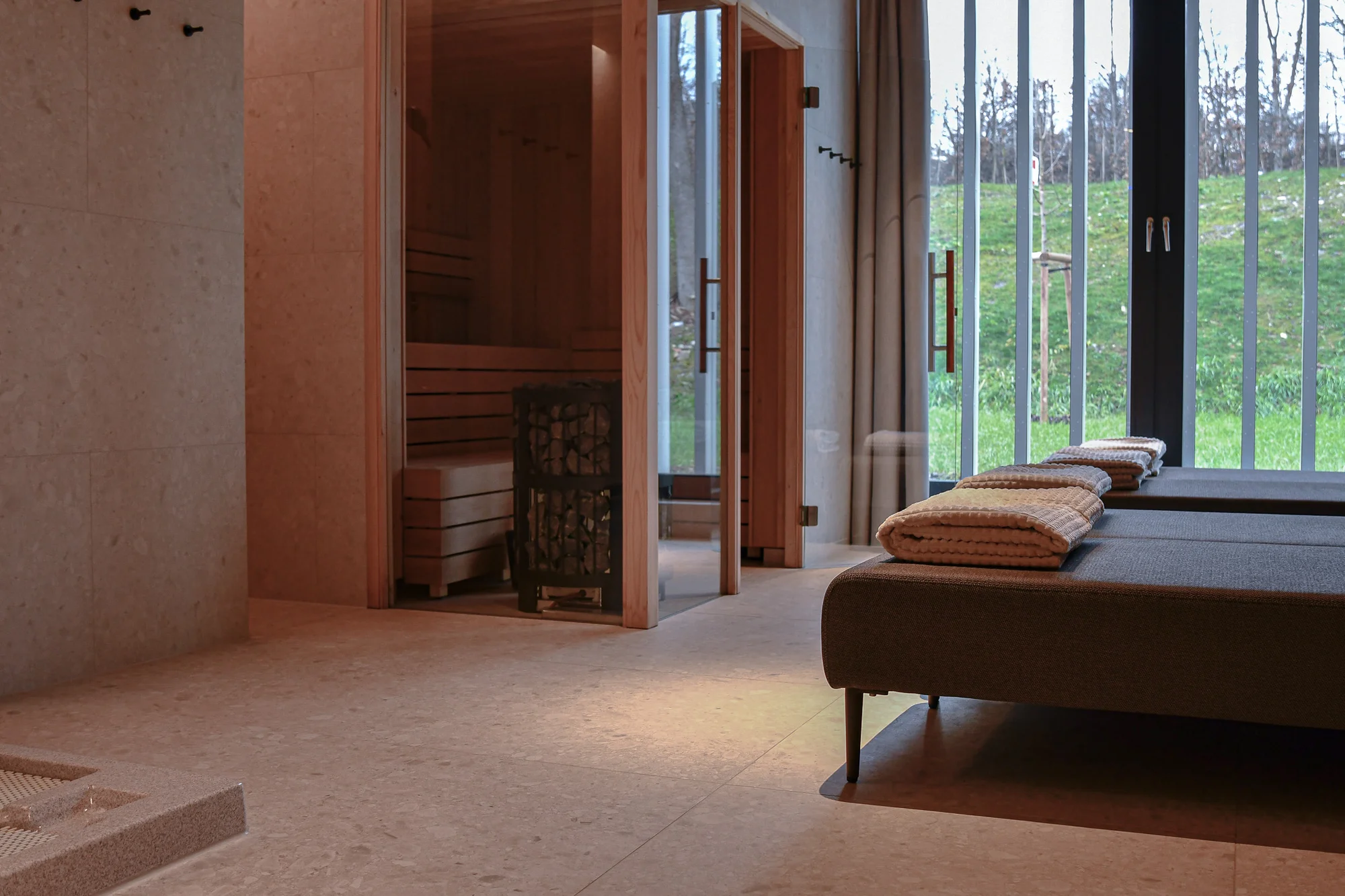 Moderní resort v Beskydech nedaleko Vsetína: snídaně, pobyt s večeří i neomezeným wellness