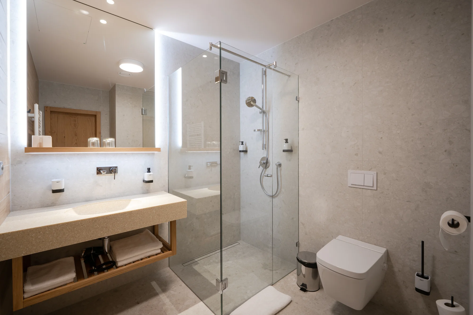 Moderní resort v Beskydech nedaleko Vsetína: snídaně, pobyt s večeří i neomezeným wellness