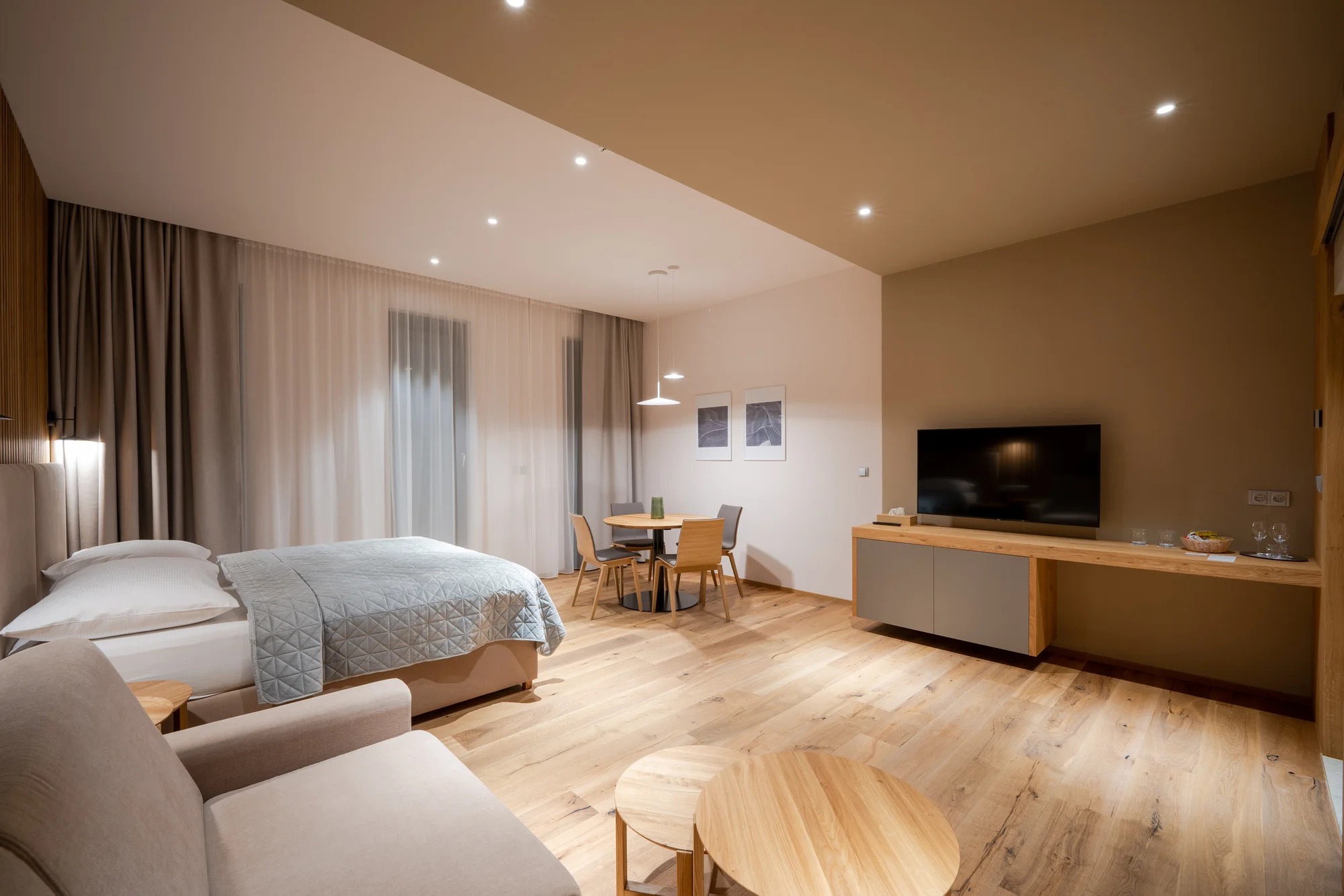 Moderní resort v Beskydech nedaleko Vsetína: snídaně, pobyt s večeří i neomezeným wellness