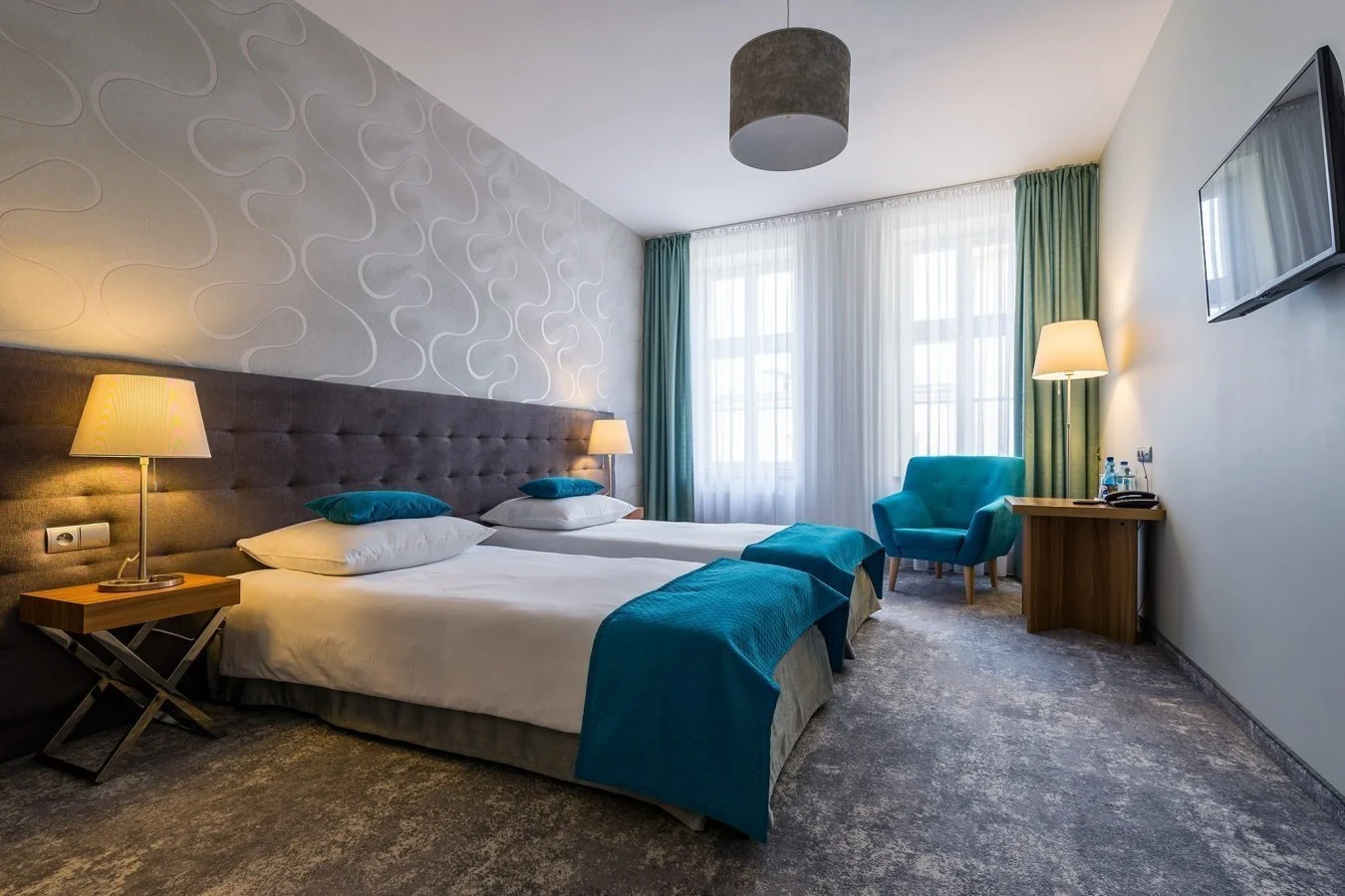 Pobyt se snídaní v samém srdci Vratislavi: ubytování v moderním hotelu pro jednoho, pár i rodinu