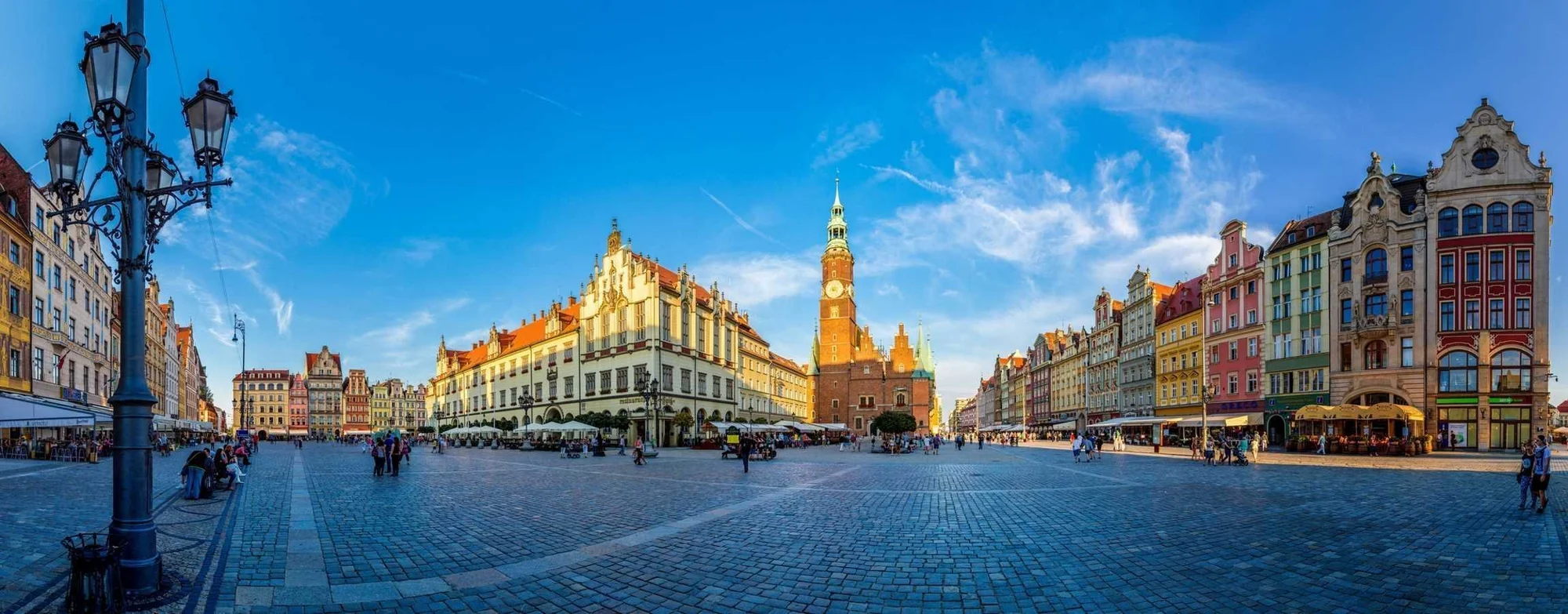 Pobyt se snídaní v samém srdci Vratislavi: ubytování v moderním hotelu pro jednoho, pár i rodinu