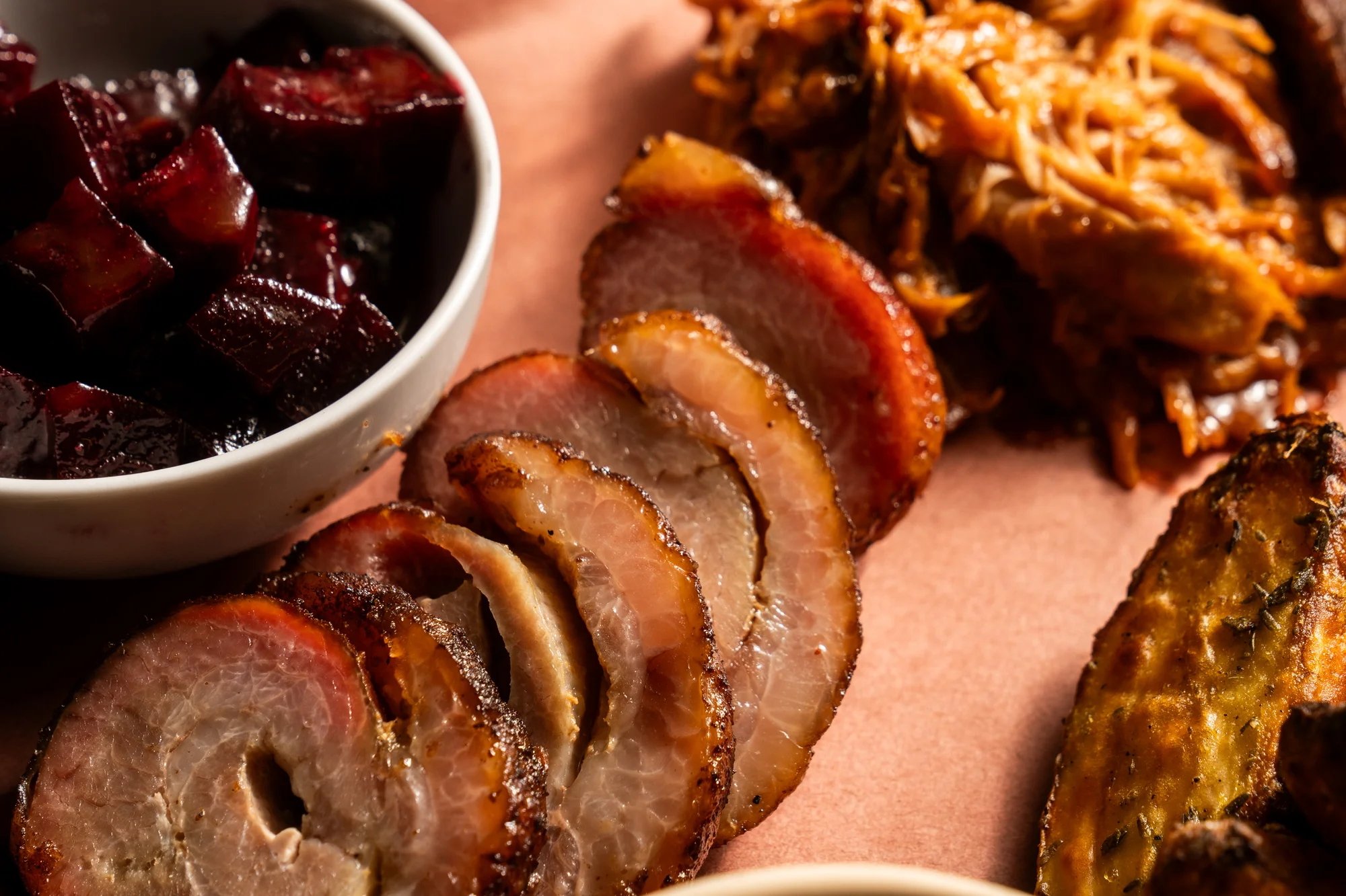 Otevřený voucher v hodnotě 1000-2000 Kč: skvěle hodnocený podnik s texaským barbecue