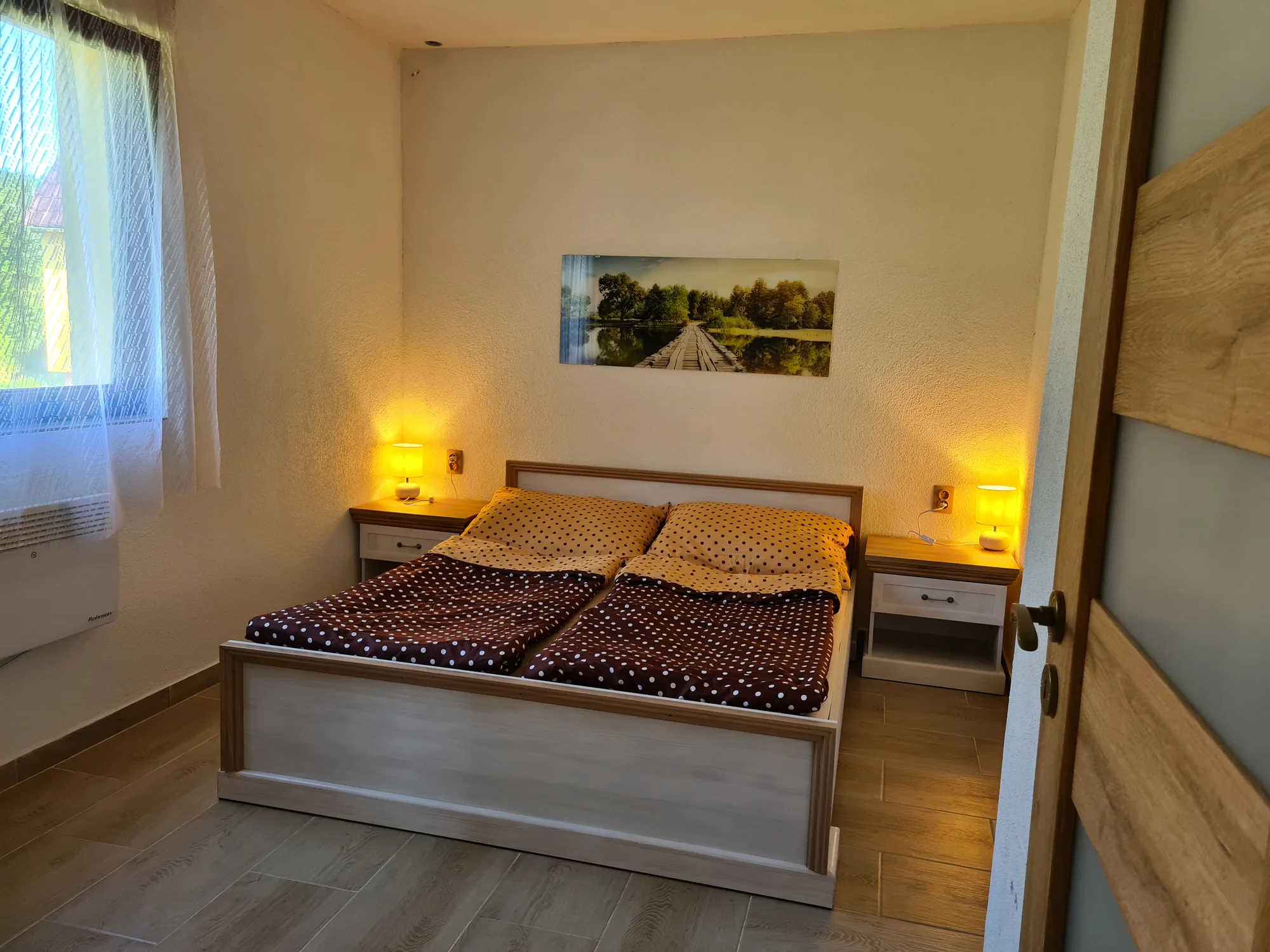 Až 8 dní pohody přímo u Lipna: vybavený apartmán s kuchyňkou a půjčením kol
