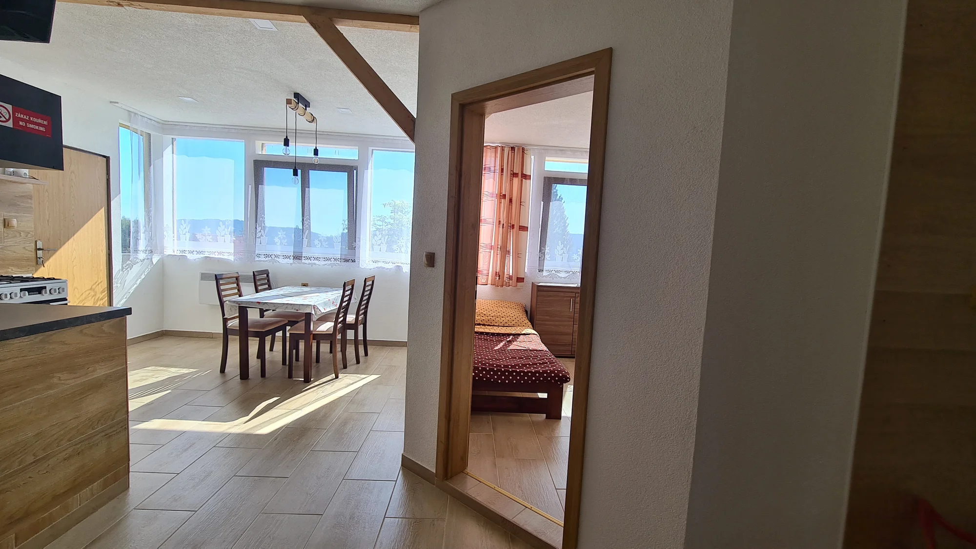 Až 8 dní pohody přímo u Lipna: vybavený apartmán s kuchyňkou a půjčením kol