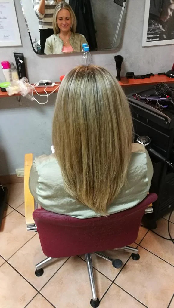 Dámský střih včetně regenerace a stylingu s možností barvení v Nuslích