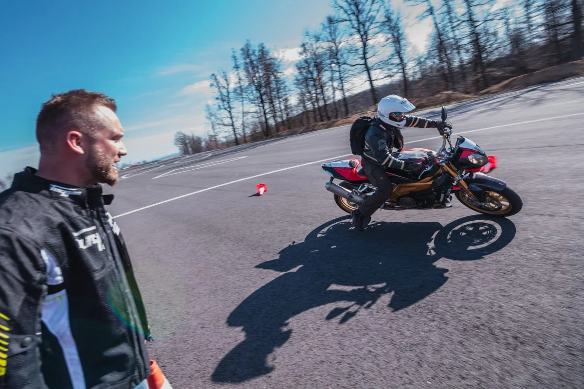 Kurz zdokonalení jízdy na motorce na nejmodernějším polygonu v Evropě