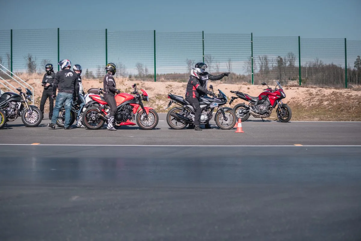 Kurz zdokonalení jízdy na motorce na nejmodernějším polygonu v Evropě