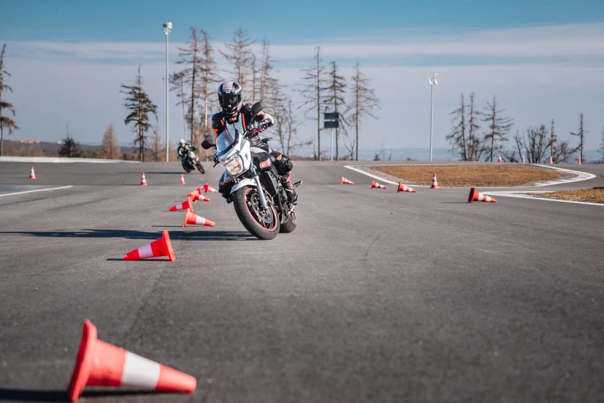 Kurz zdokonalení jízdy na motorce na nejmodernějším polygonu v Evropě