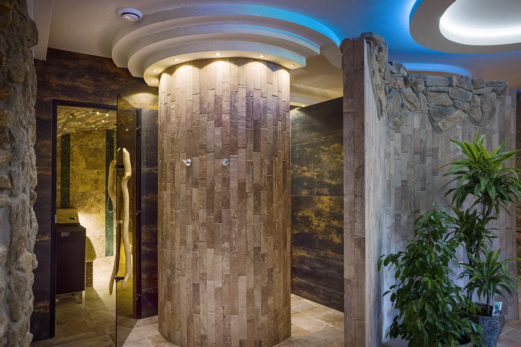 Hostina v Pekle Čertovina pro 2 nebo 4 osoby i vstup do wellness nebo čertovský program i se sladkým pokušením