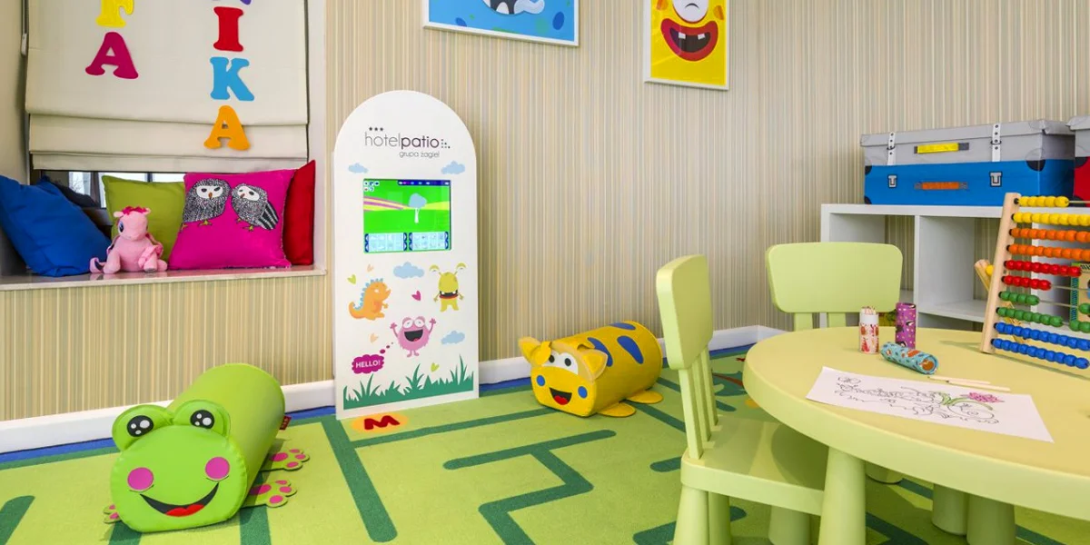 Pobyt se snídaní v samém srdci Vratislavi: ubytování v moderním hotelu pro jednoho, pár i rodinu