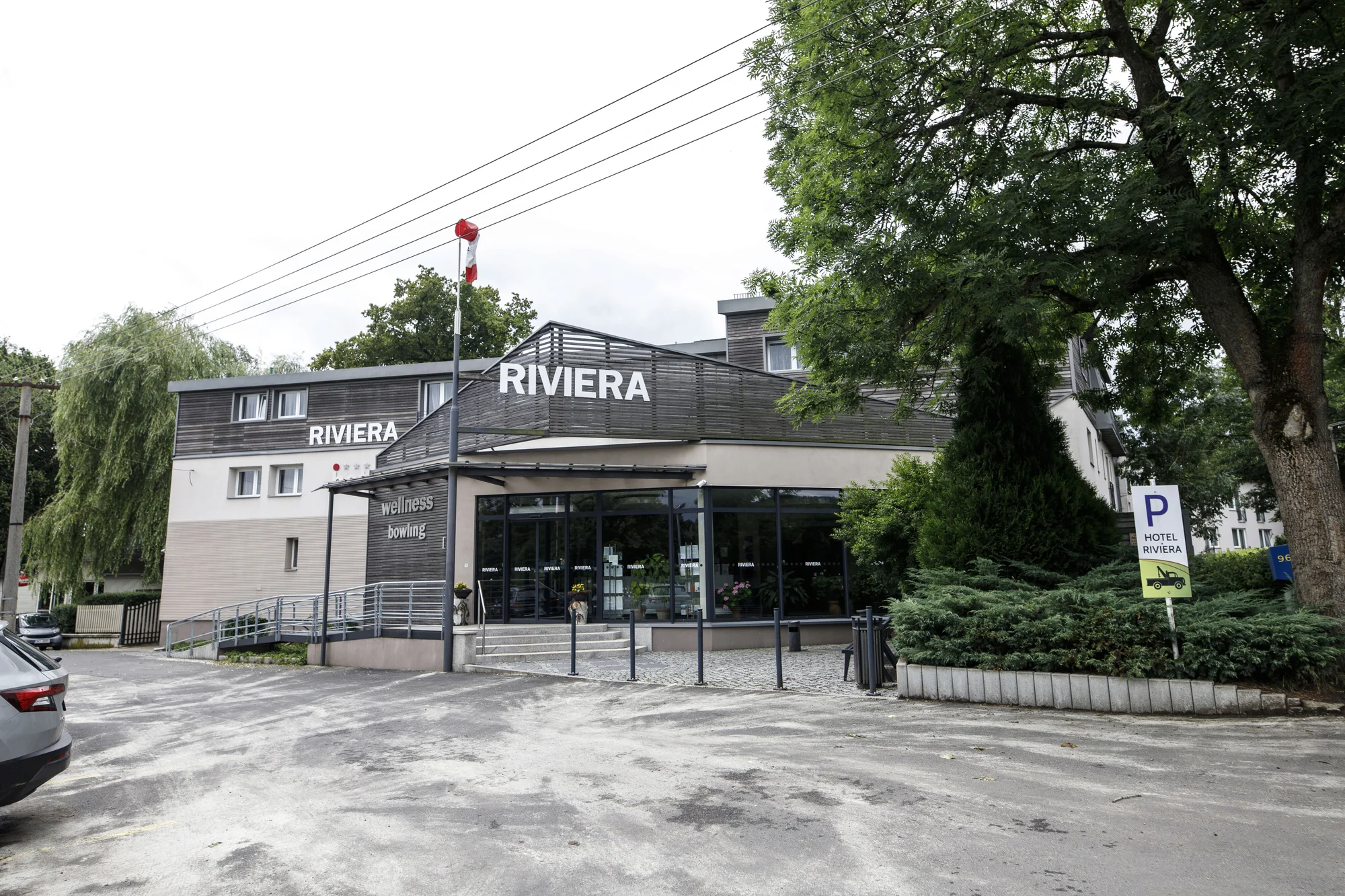 Pobyt na břehu jezera a v blízkosti lyžařských středisek: polopenze, bazén a vířivka