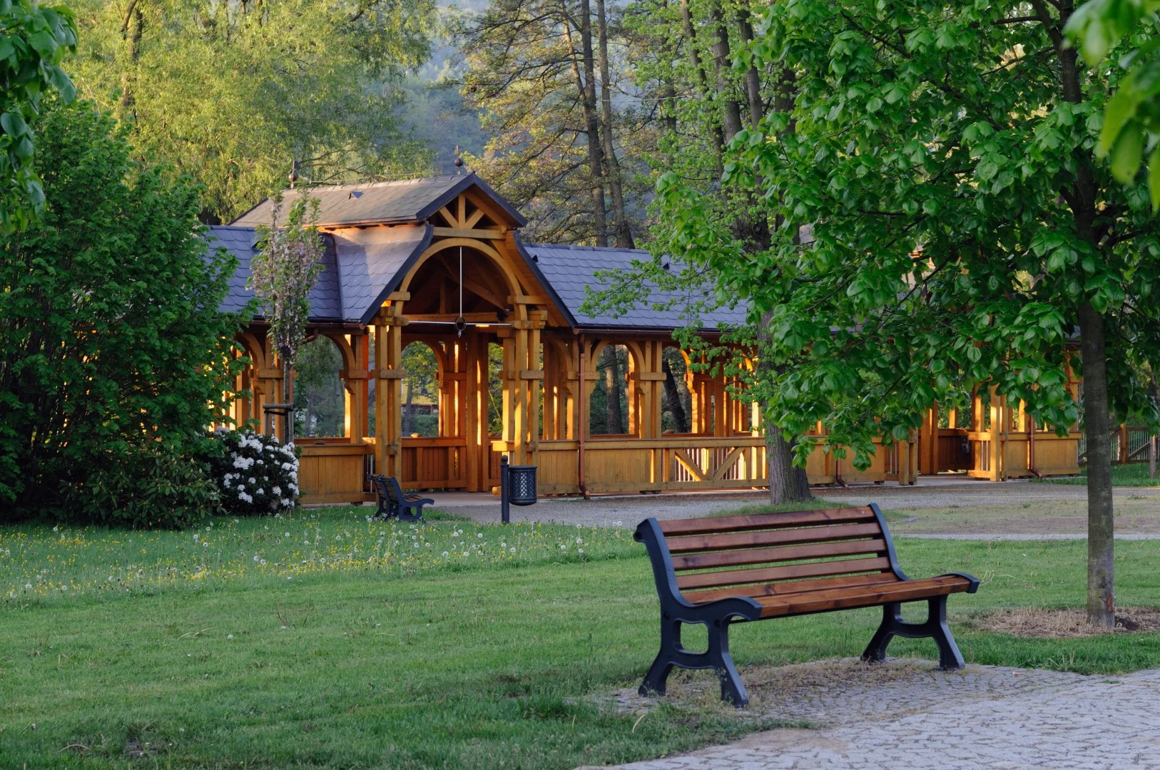 Lázeňský pobyt v Klášterci nad Ohří: snídaně či polopenze, vstup do bazénu s vířivkou a solné jeskyně