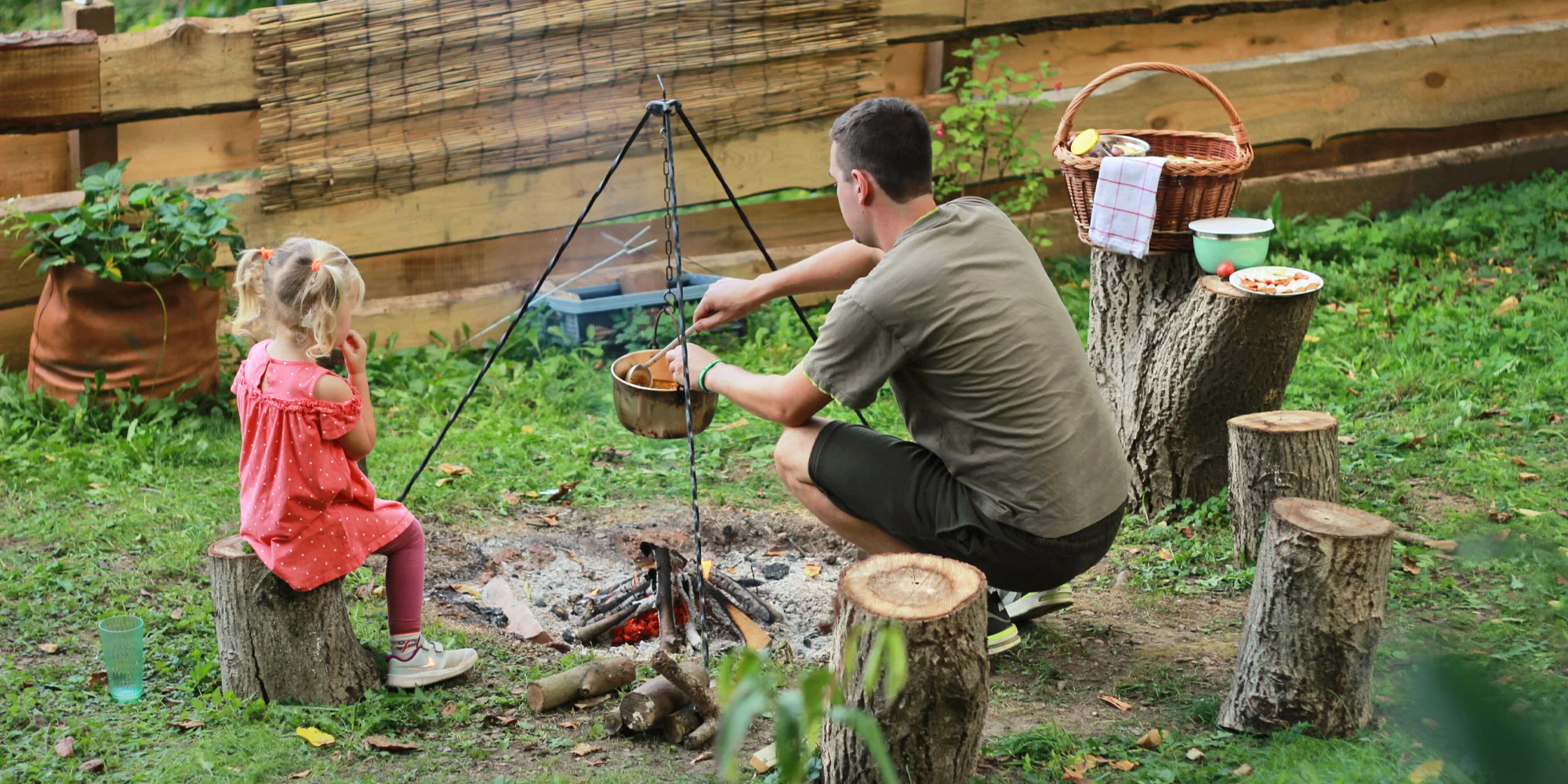 Pobyt v zařízeném teepee se sladkou, slanou i vege snídaní v piknikovém koši