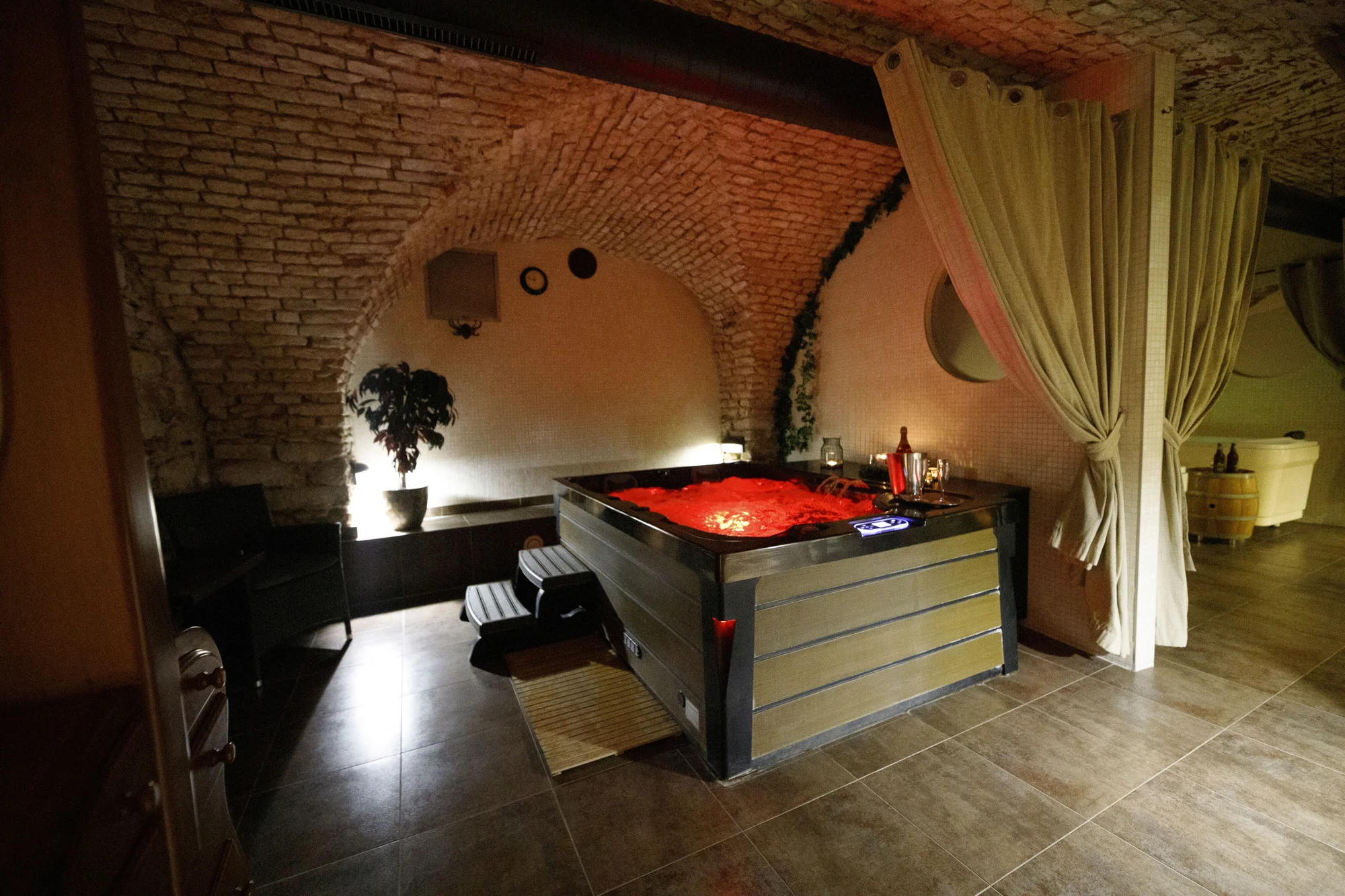4* pobyt u pivovaru Černá Hora: snídaně i večeře, neomezený wellness, pivní lázně i masáže