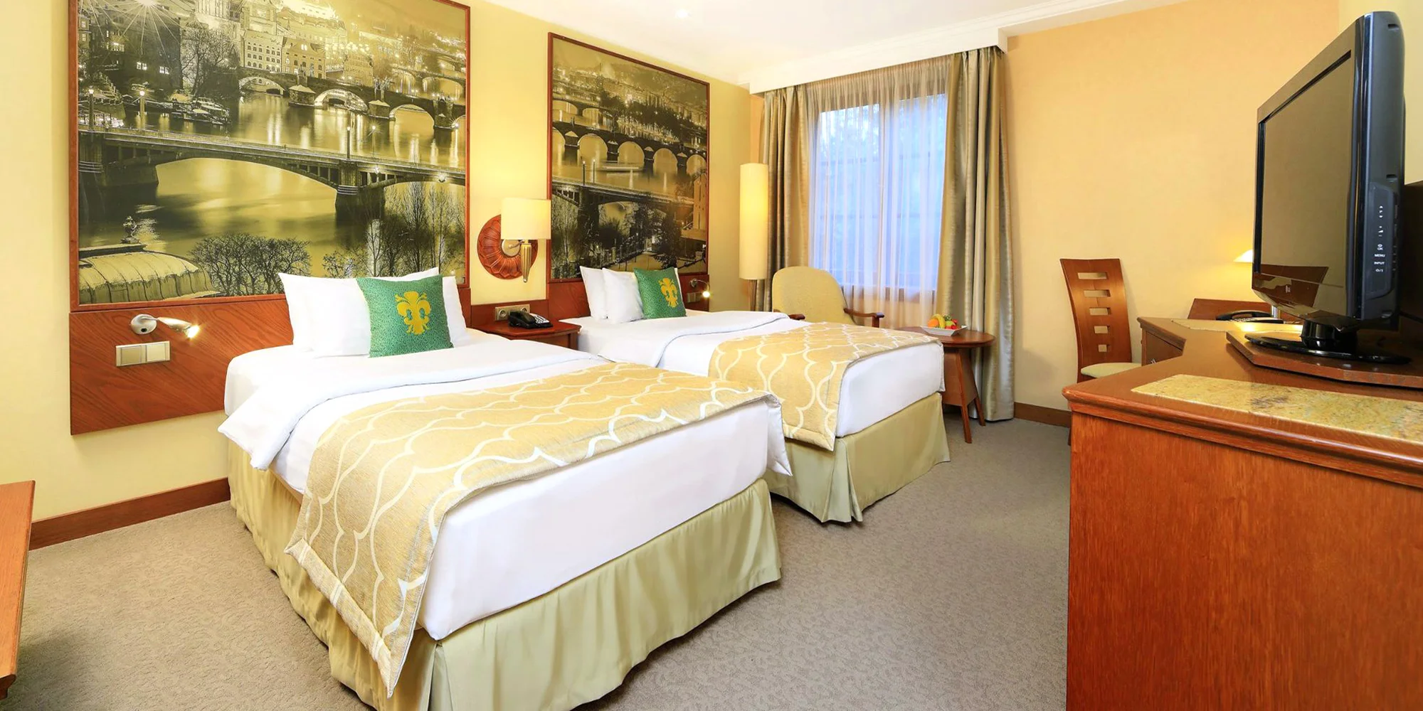 Historický hotel u Strahovského kláštera: snídaně, sauna, možnost snacku i drinku