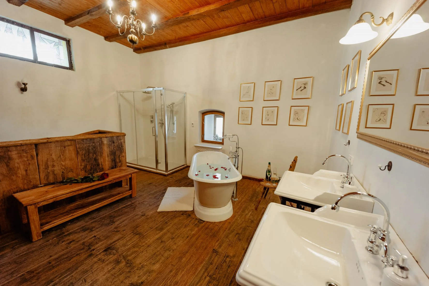 Romantický pobyt ve staré vodárenské věži: absolutní romantika a kouzelné prostředí jen pro vás dva