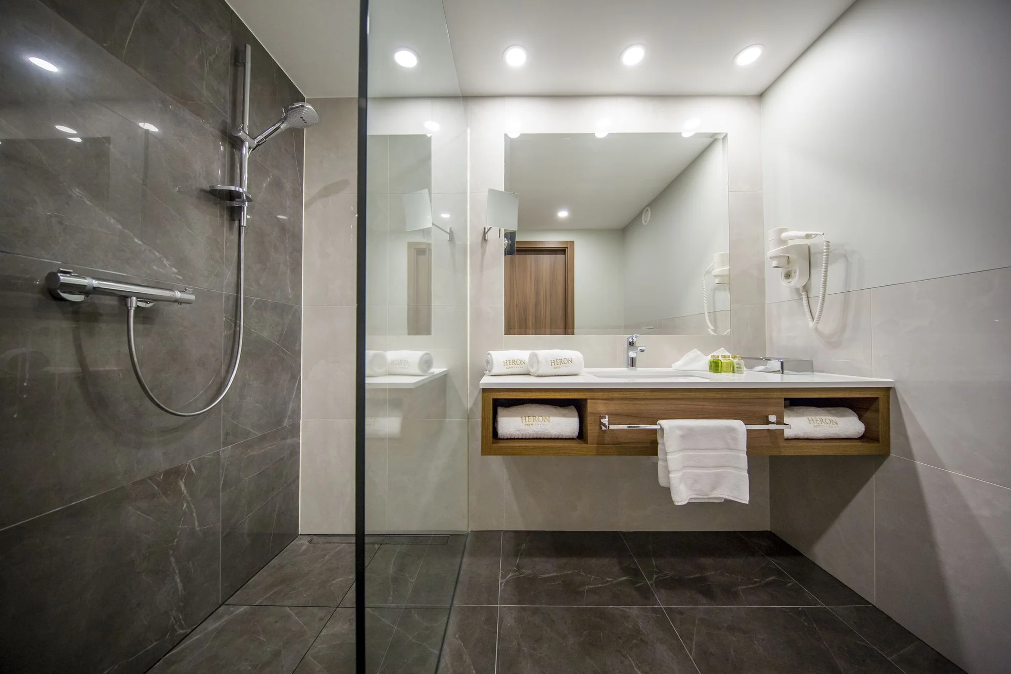 Luxusní pobyt v 5* hotelu u jezera: skvělé jídlo a wellness s výhledem