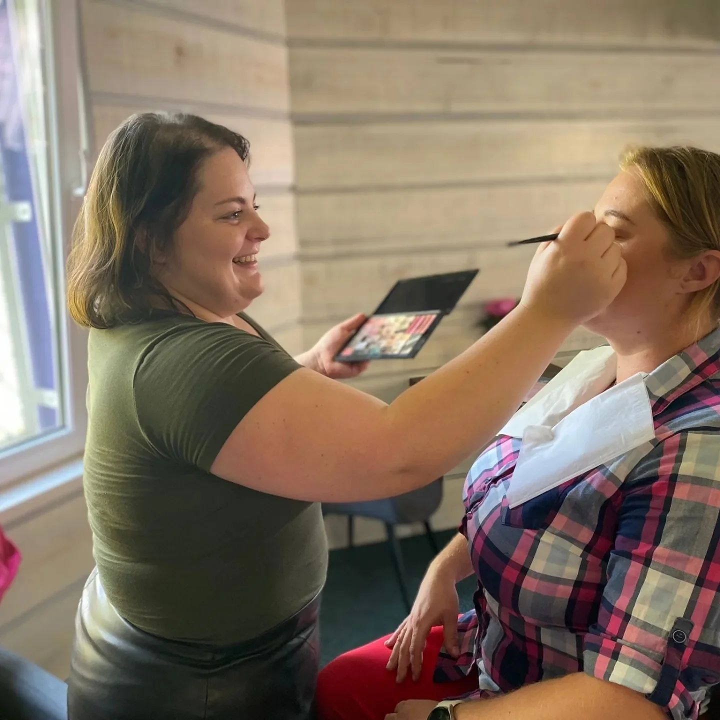 Kurzy líčení s profesionální make-up artist pro 1 nebo 2 osoby: 90-120 min.