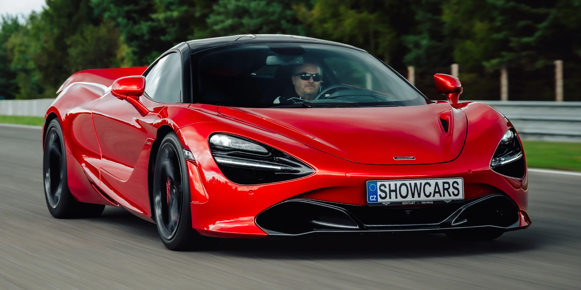 20 min. v supersportu: Ferrari, Lamborghini, McLaren, Porsche, Mustang, Subaru aj.