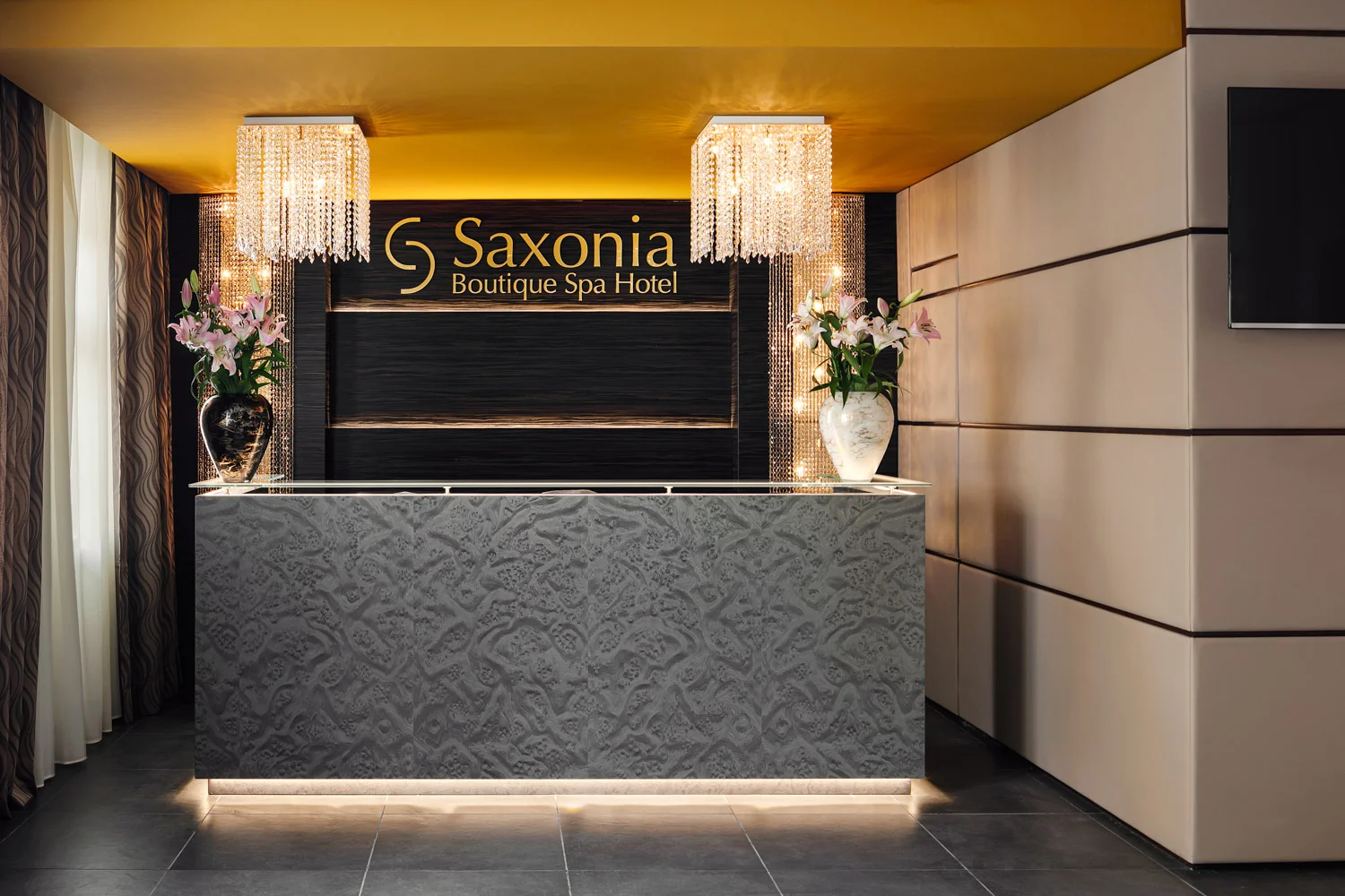 Luxusní butikový hotel v srdci Karlových Varů: 300 m od Vřídelní kolonády, polopenze i procedury