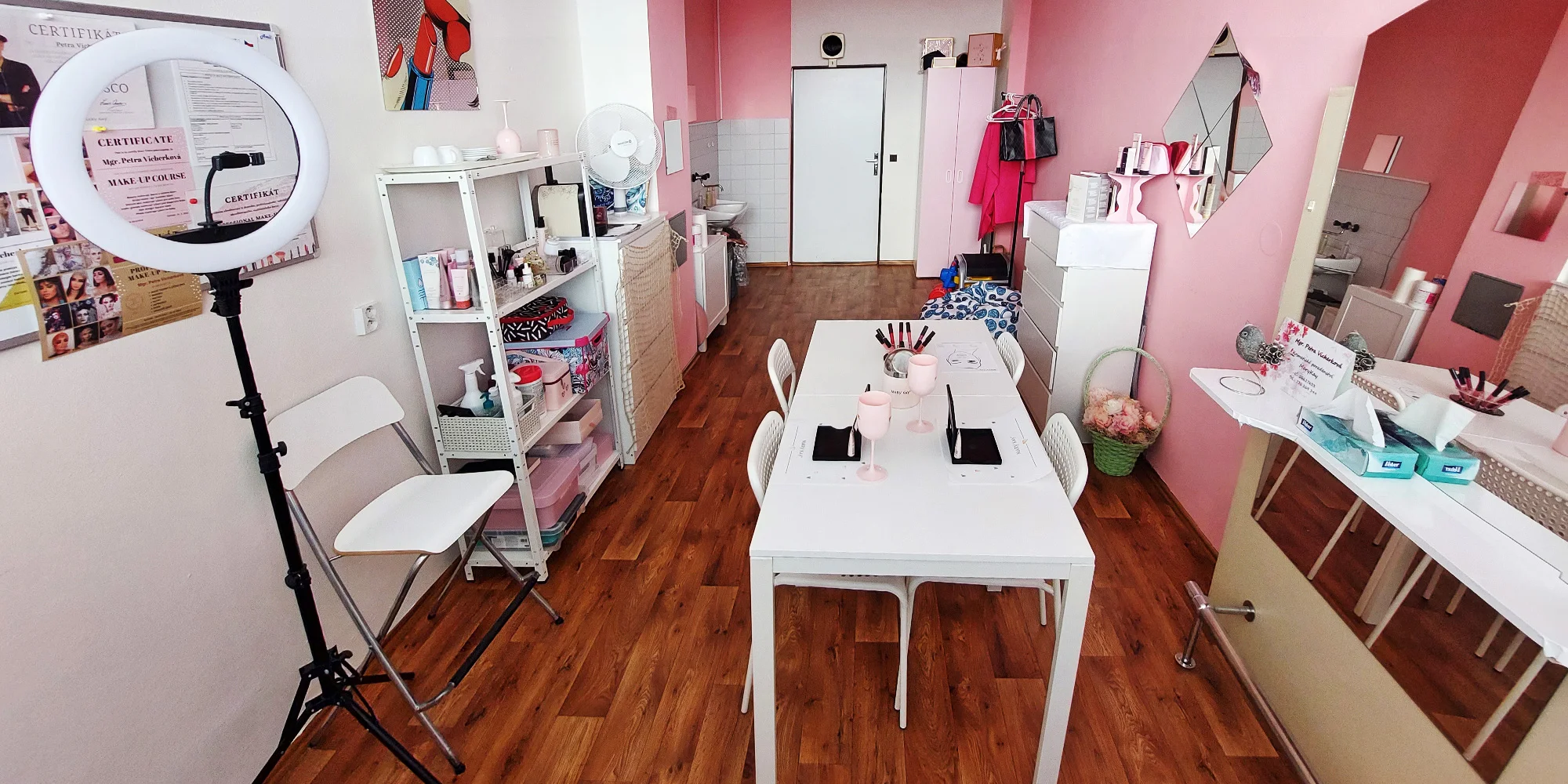 Kurzy líčení s profesionální make-up artist pro 1 nebo 2 osoby: 90-120 min.