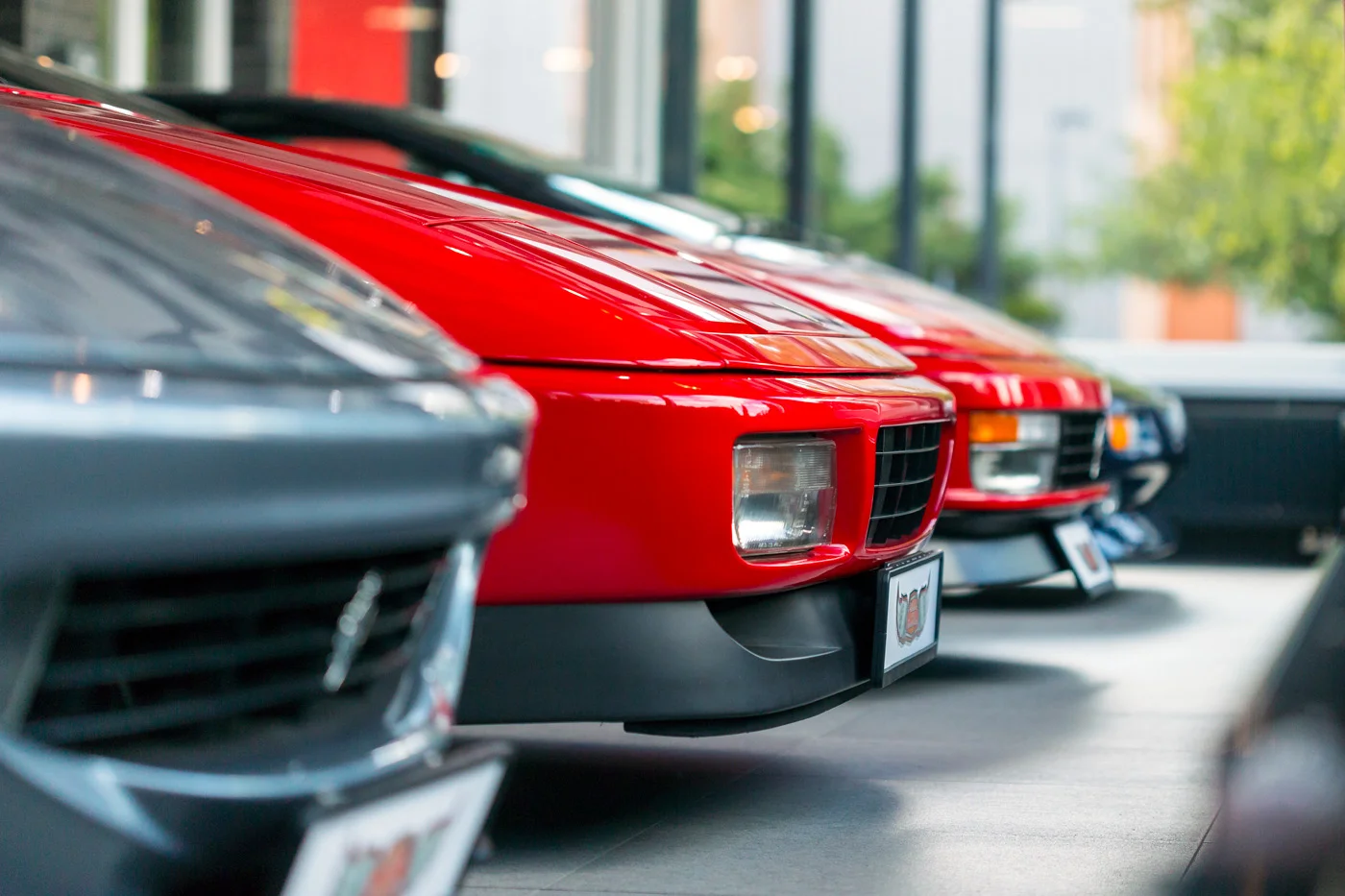 Komentovaná prohlídka veteránů v automobilové galerii Route 88 a nápoj